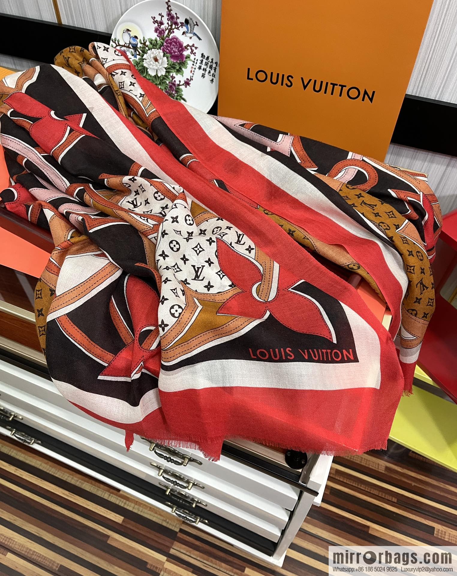 LV Louis Vuitton double-sided ring velvet long towel