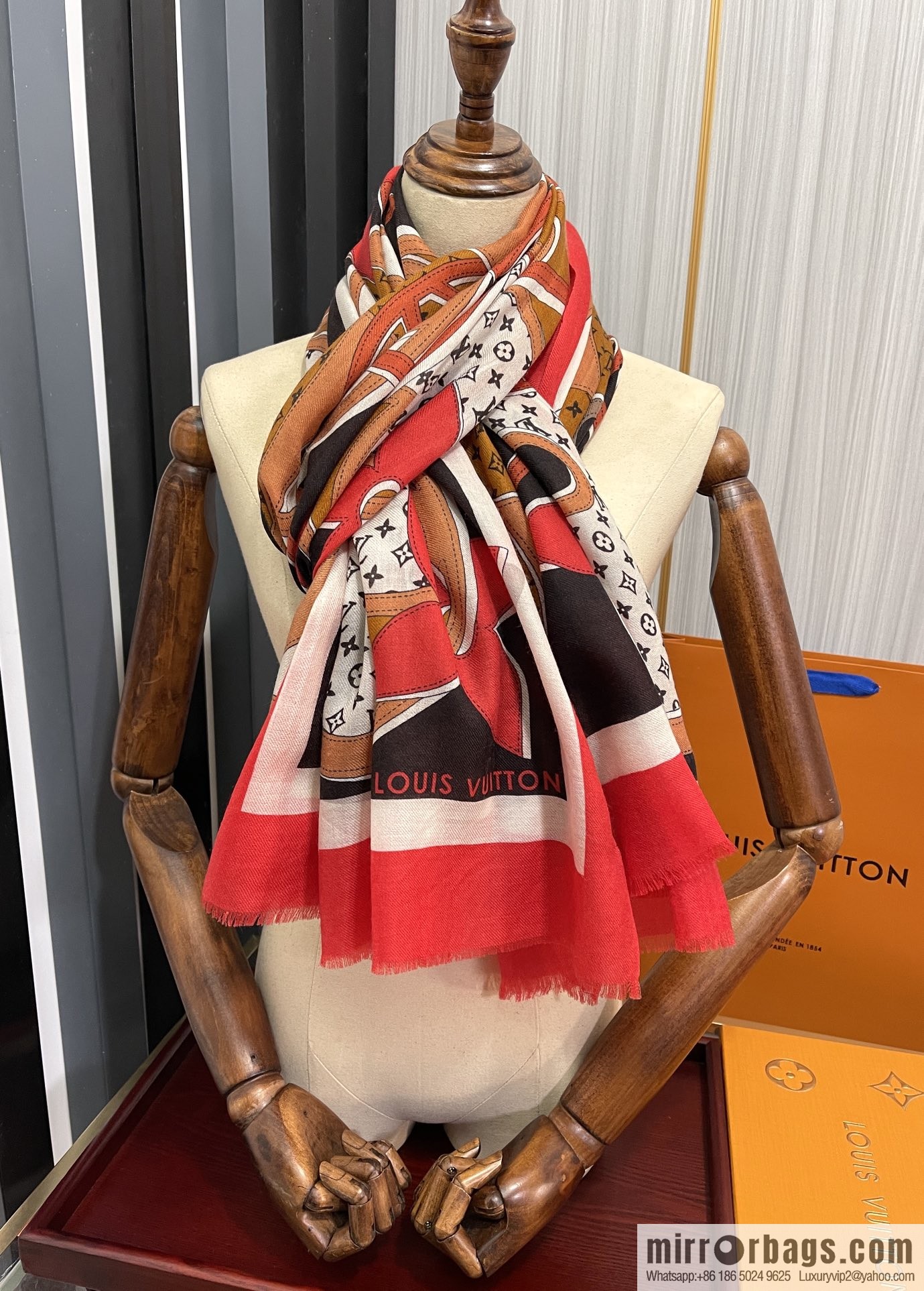 LV Louis Vuitton double-sided ring velvet long towel