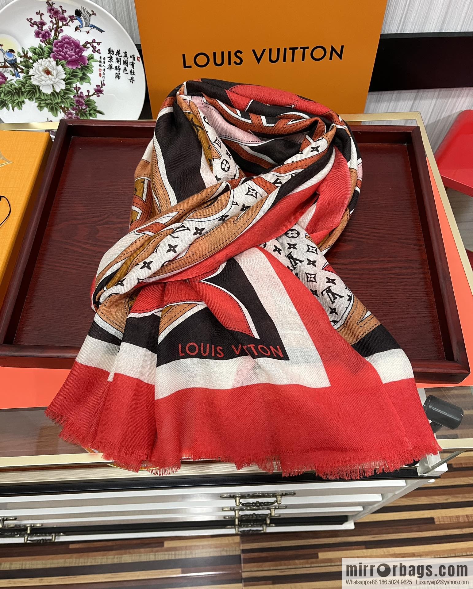 LV Louis Vuitton double-sided ring velvet long towel