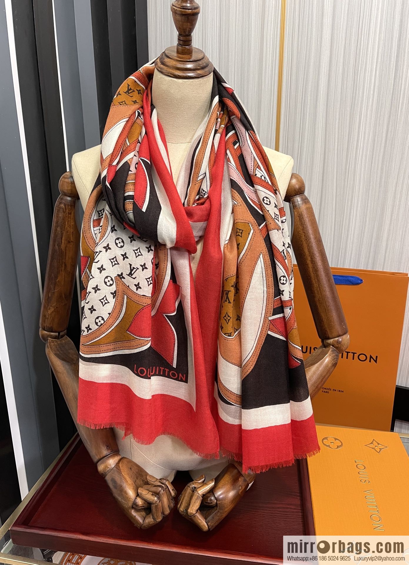 LV Louis Vuitton double-sided ring velvet long towel