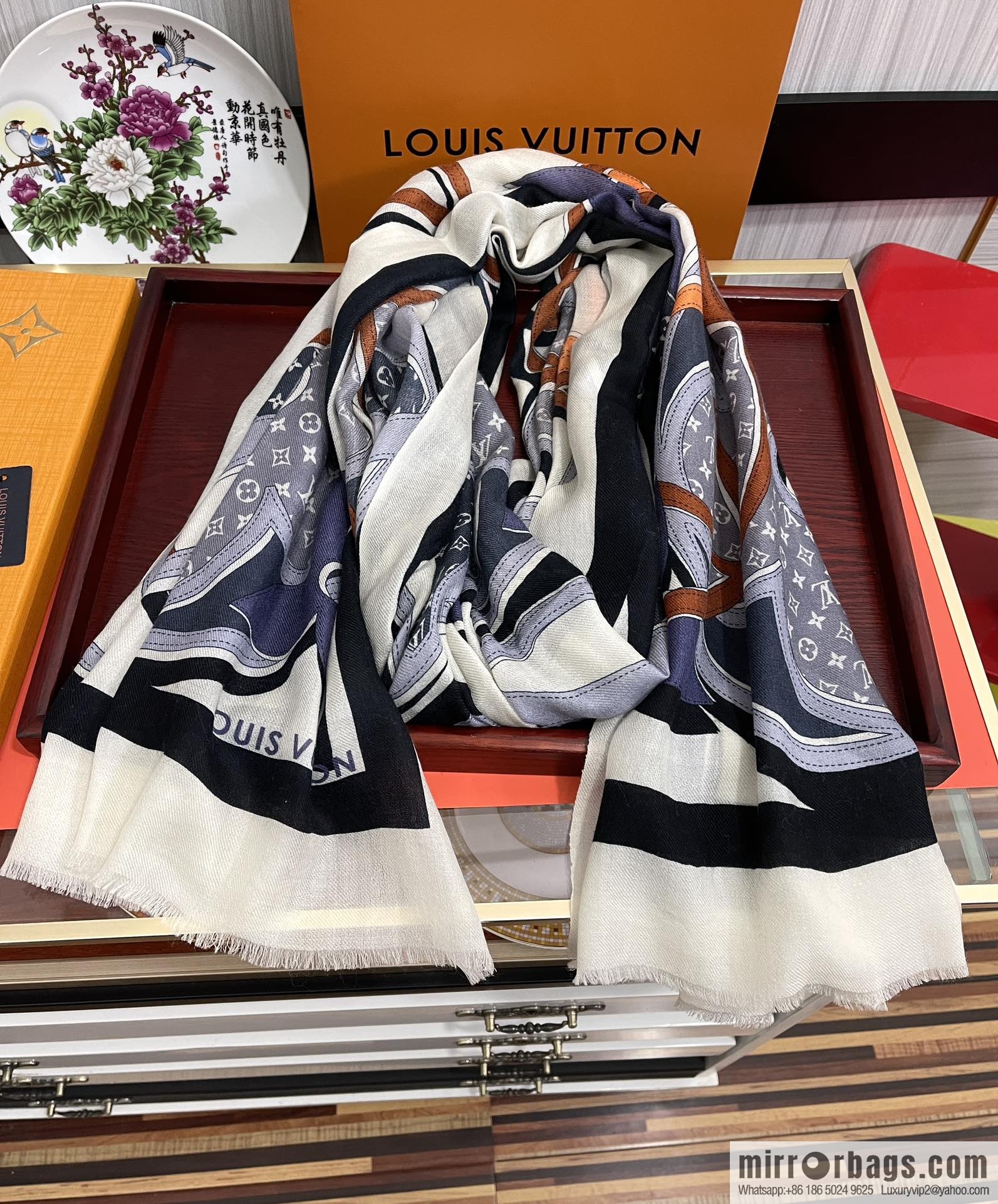 LV Louis Vuitton double-sided ring velvet long towel