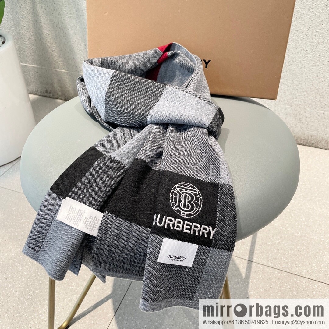 Burberry Burberry Classic War Horse 100% Imported Knitted Cashmere