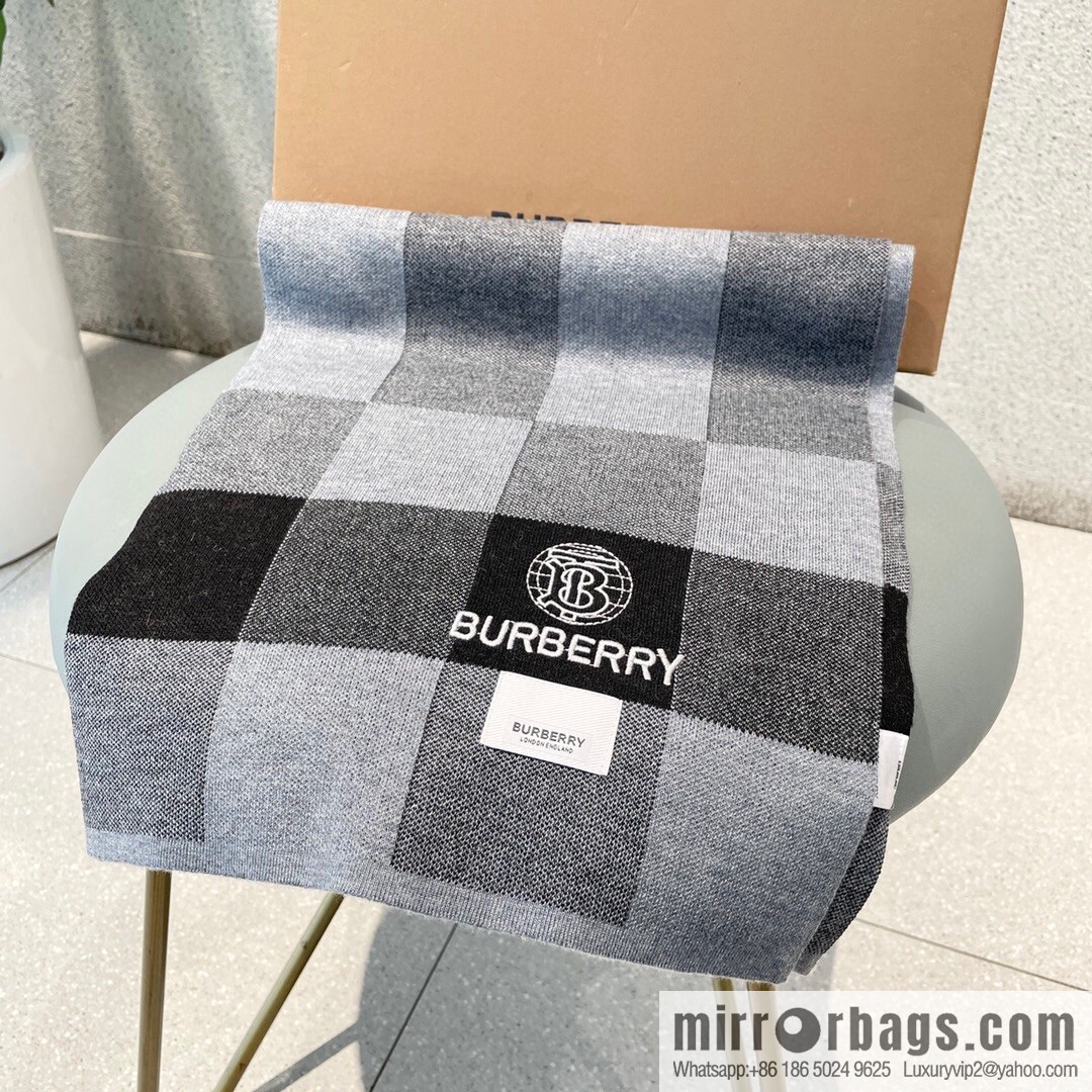 Burberry Burberry Classic War Horse 100% Imported Knitted Cashmere