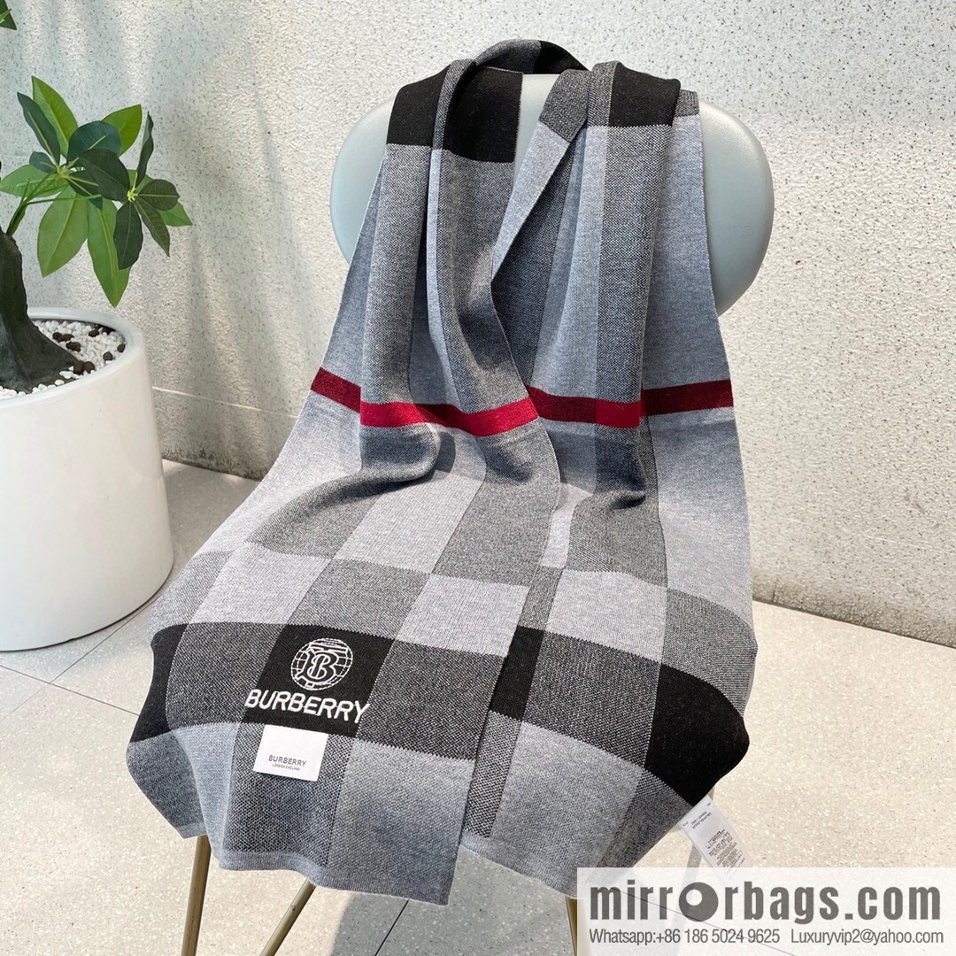 Burberry Burberry Classic War Horse 100% Imported Knitted Cashmere