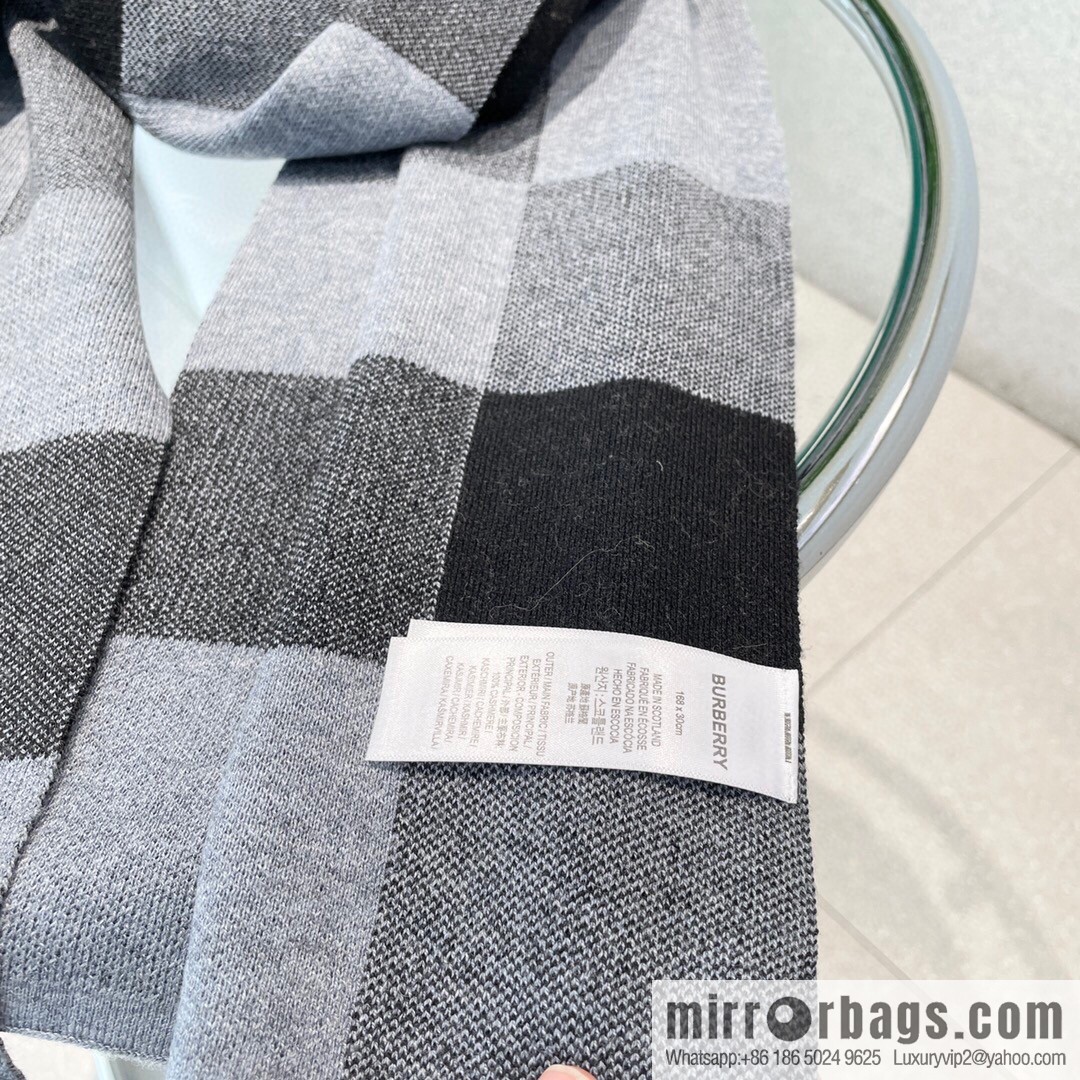 Burberry Burberry Classic War Horse 100% Imported Knitted Cashmere