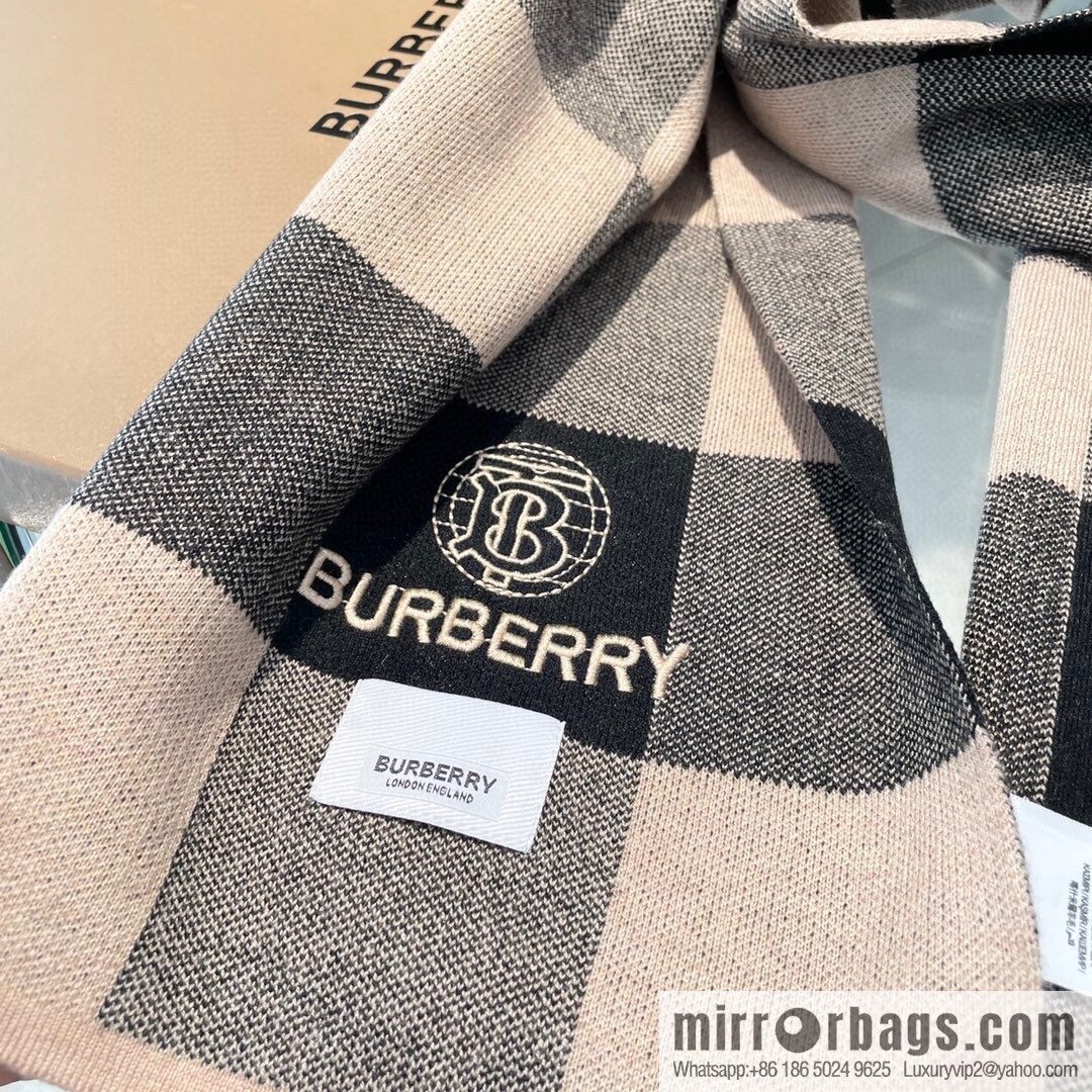 Burberry Burberry Classic War Horse 100% Imported Knitted Cashmere