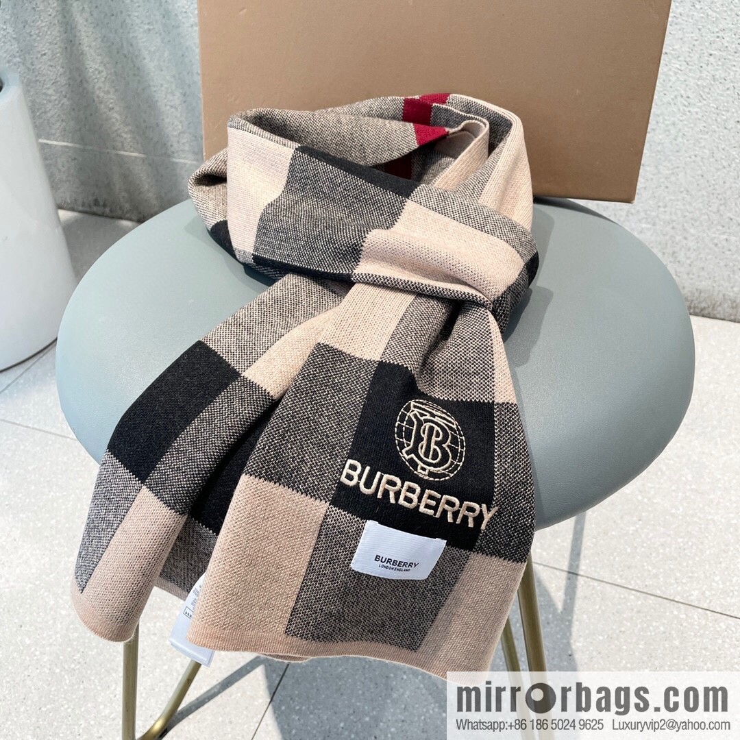 Burberry Burberry Classic War Horse 100% Imported Knitted Cashmere