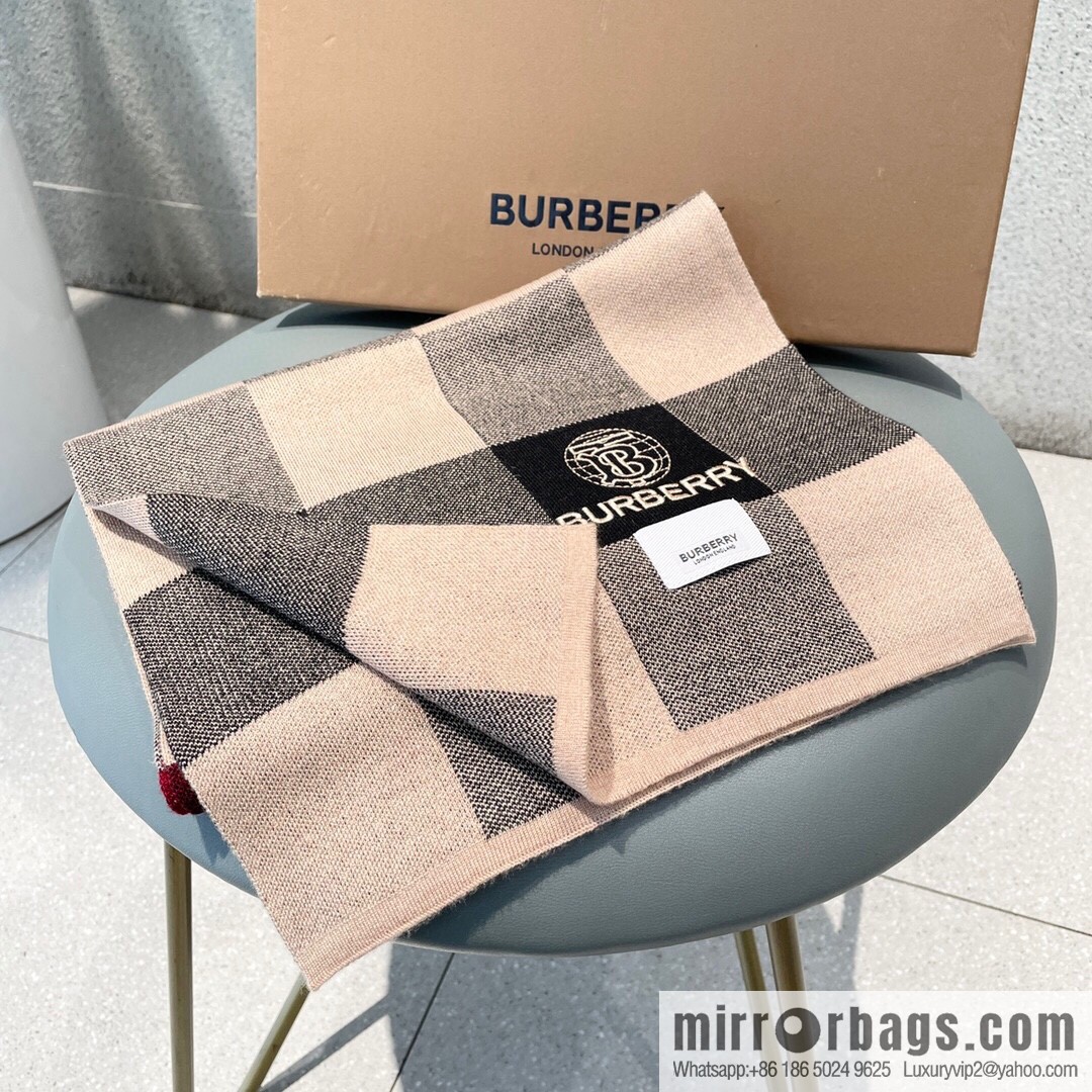 Burberry Burberry Classic War Horse 100% Imported Knitted Cashmere
