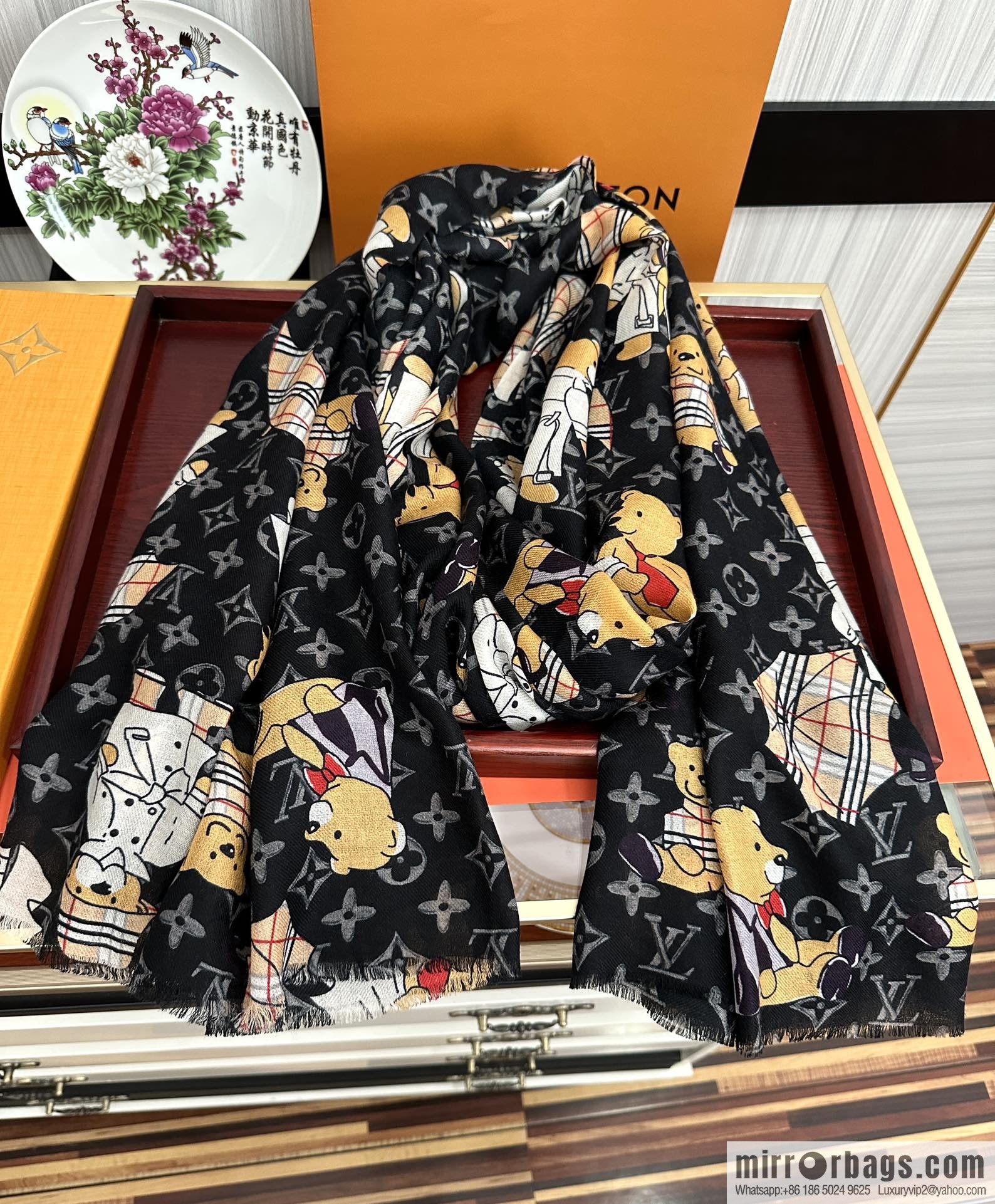 LV Louis Vuitton Bear Paradise Cashmere Scarf