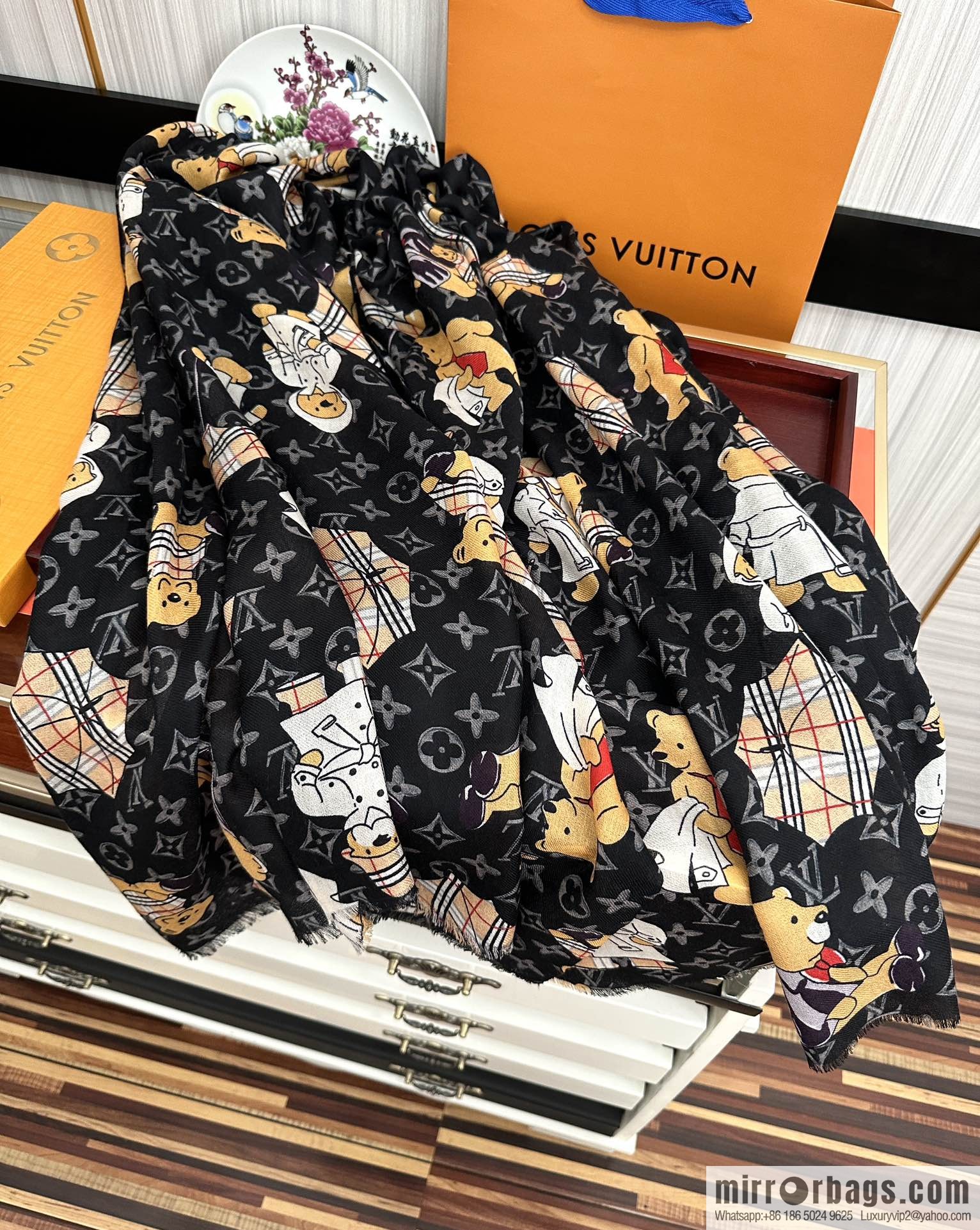 LV Louis Vuitton Bear Paradise Cashmere Scarf