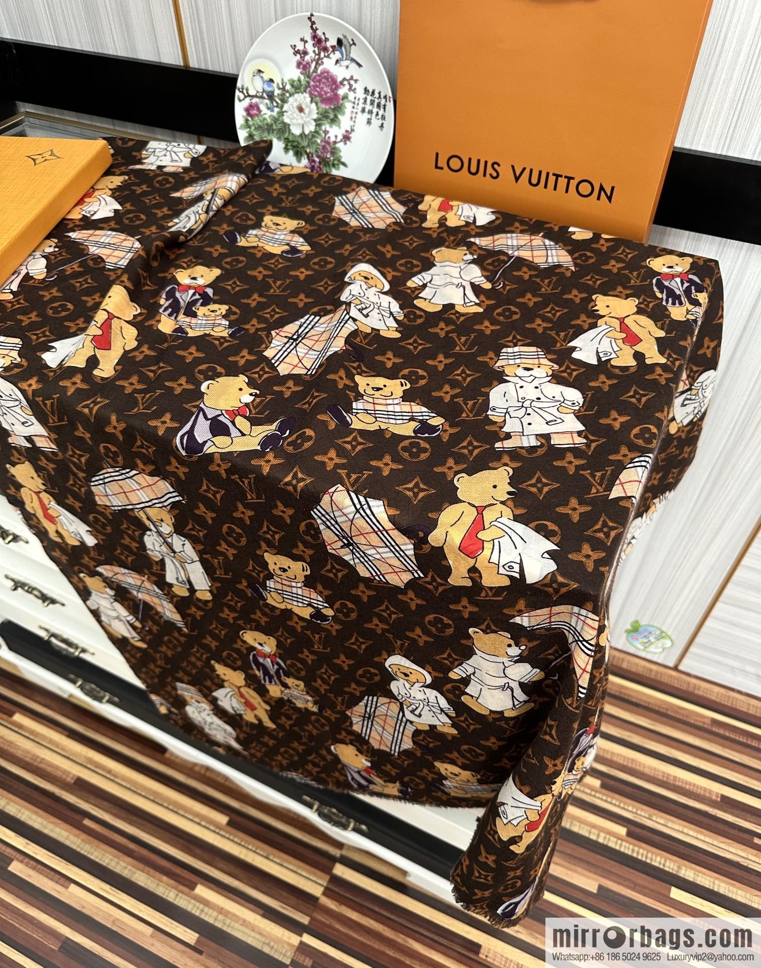 LV Louis Vuitton Bear Paradise Cashmere Scarf