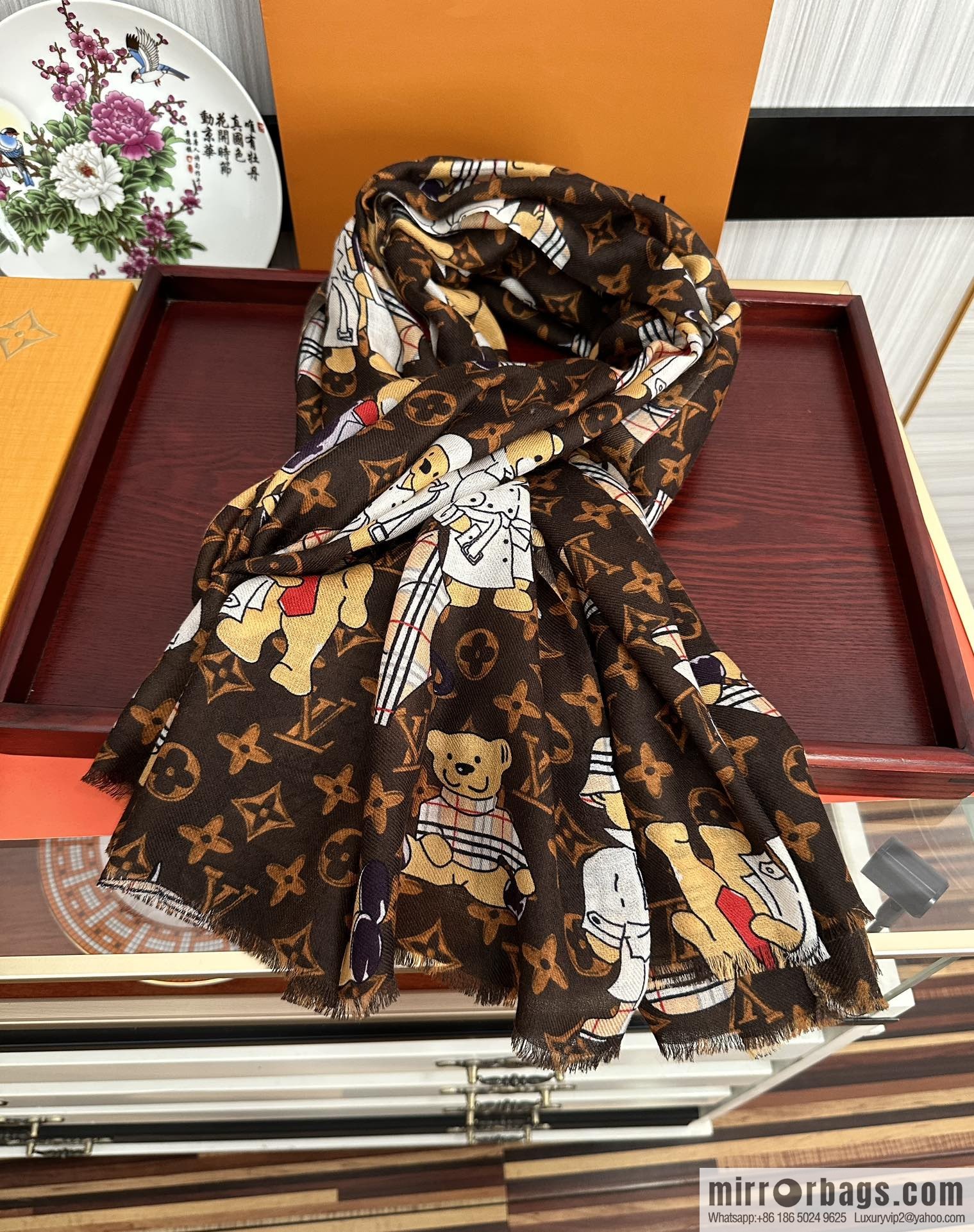 LV Louis Vuitton Bear Paradise Cashmere Scarf