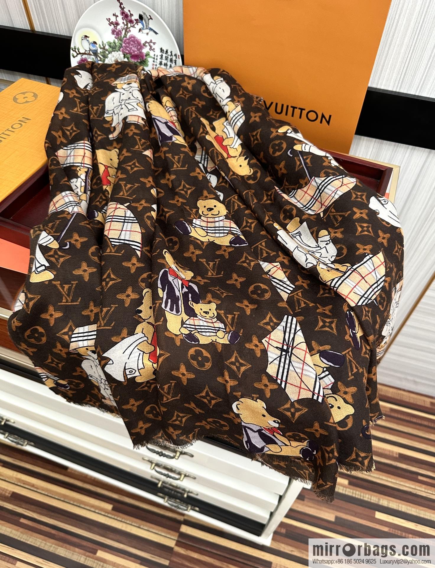 LV Louis Vuitton Bear Paradise Cashmere Scarf