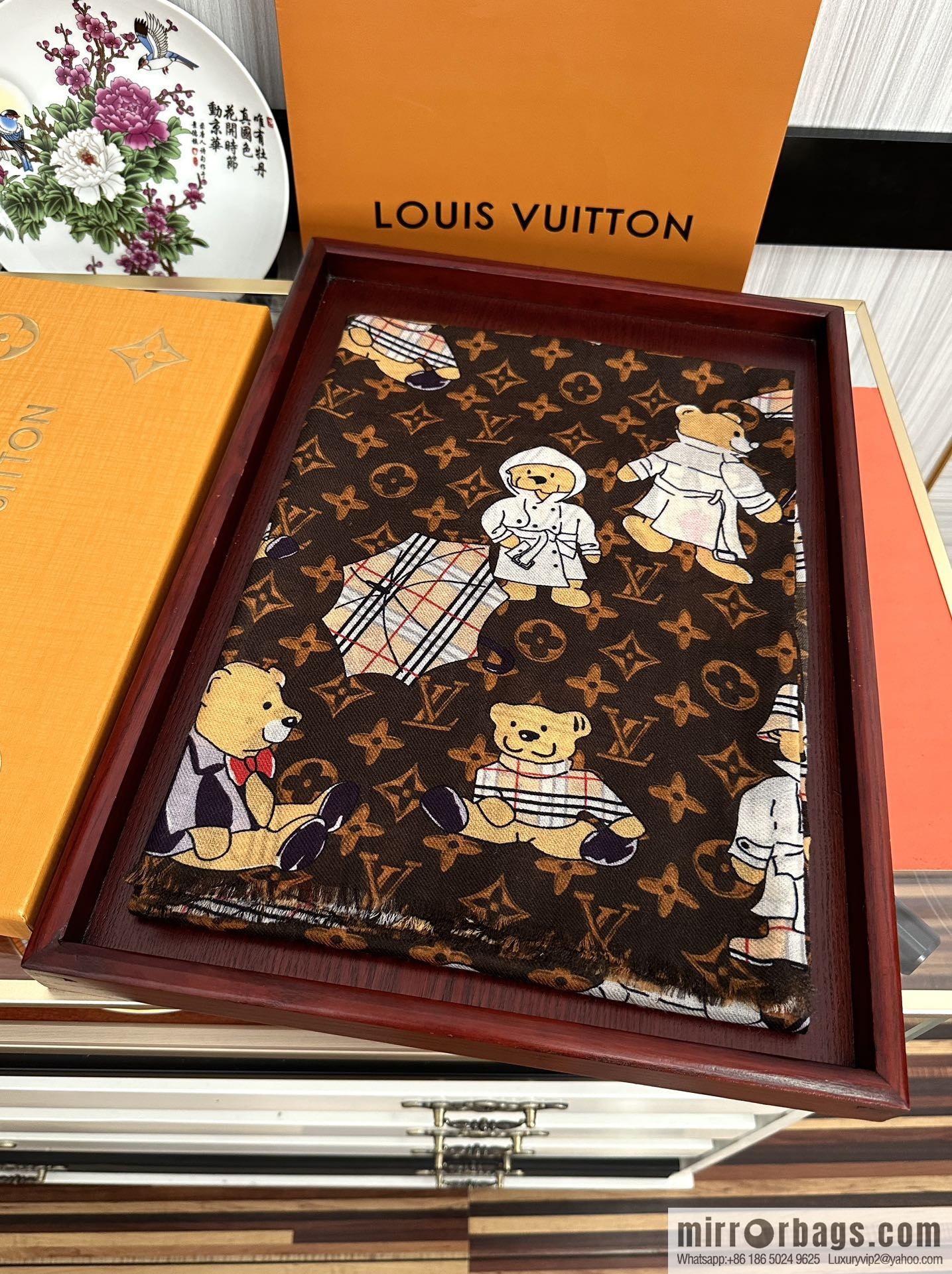 LV Louis Vuitton Bear Paradise Cashmere Scarf