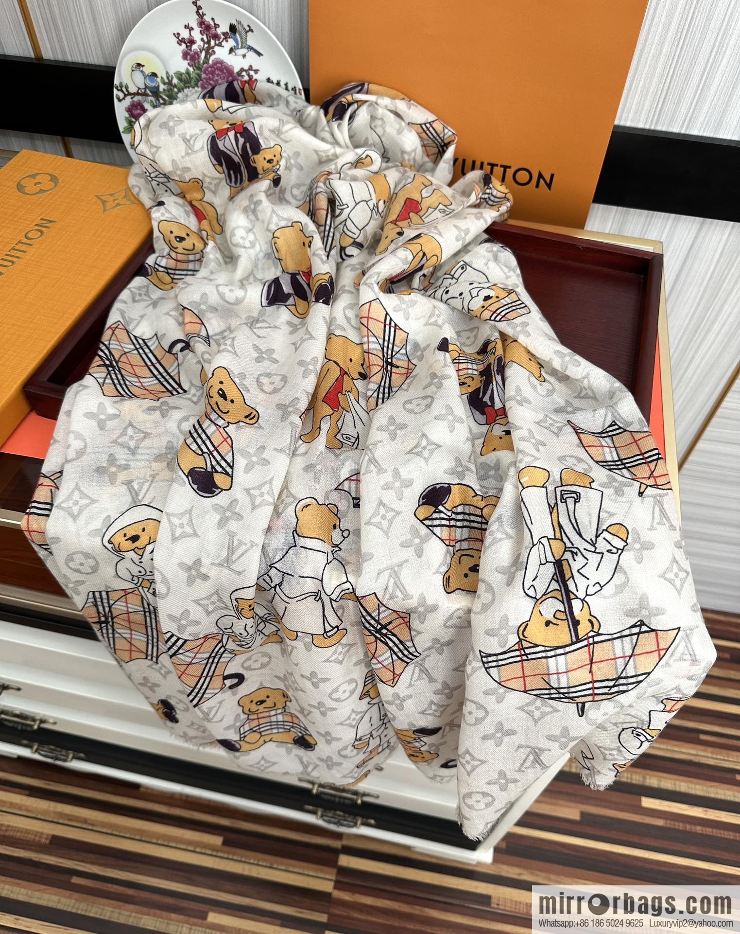LV Louis Vuitton Bear Paradise Cashmere Scarf