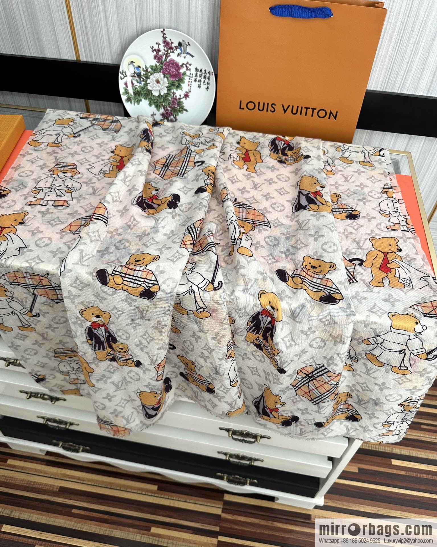 LV Louis Vuitton Bear Paradise Cashmere Scarf