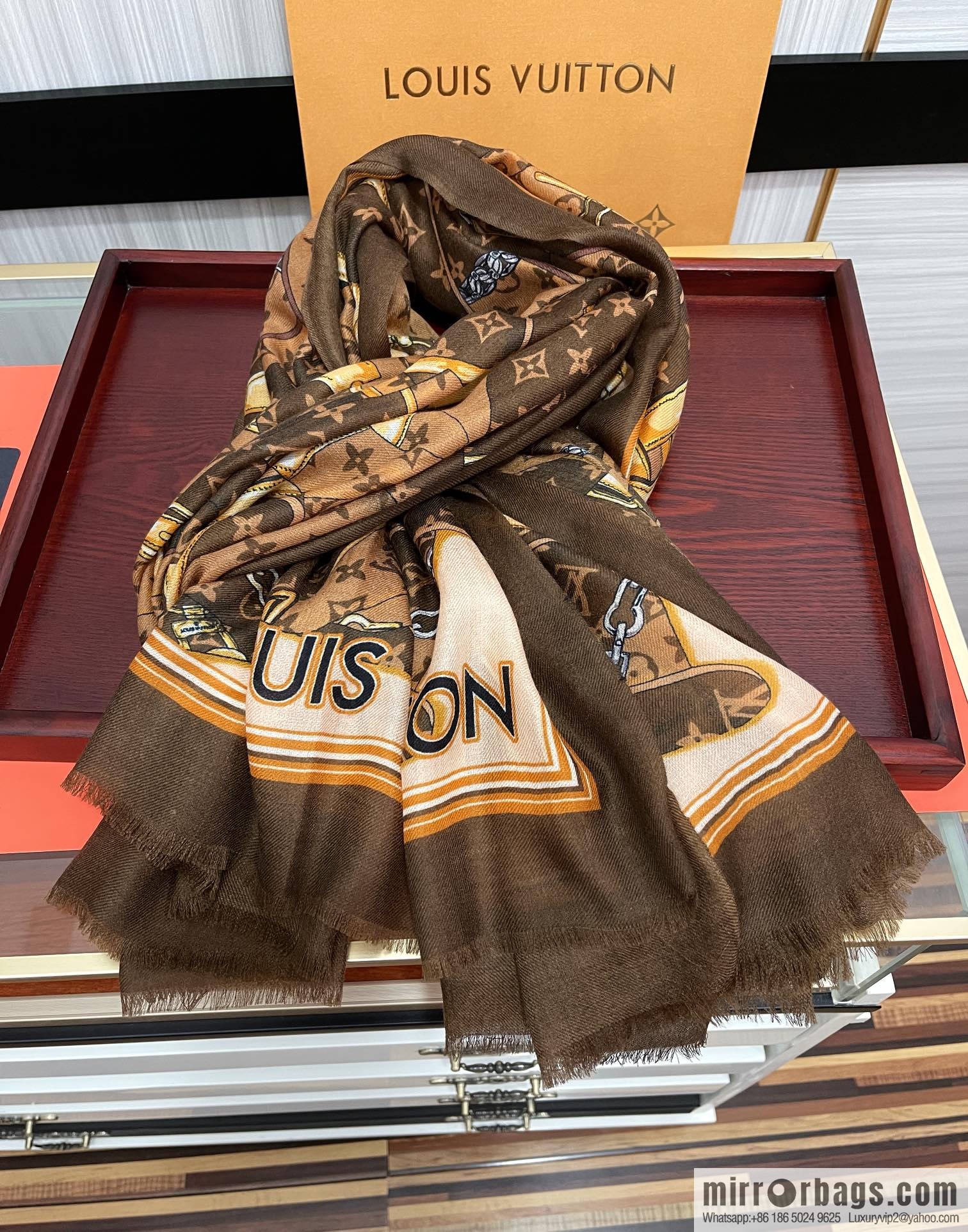 LV Louis Vuitton Double Sided 300 Ring Fleece Long Towel