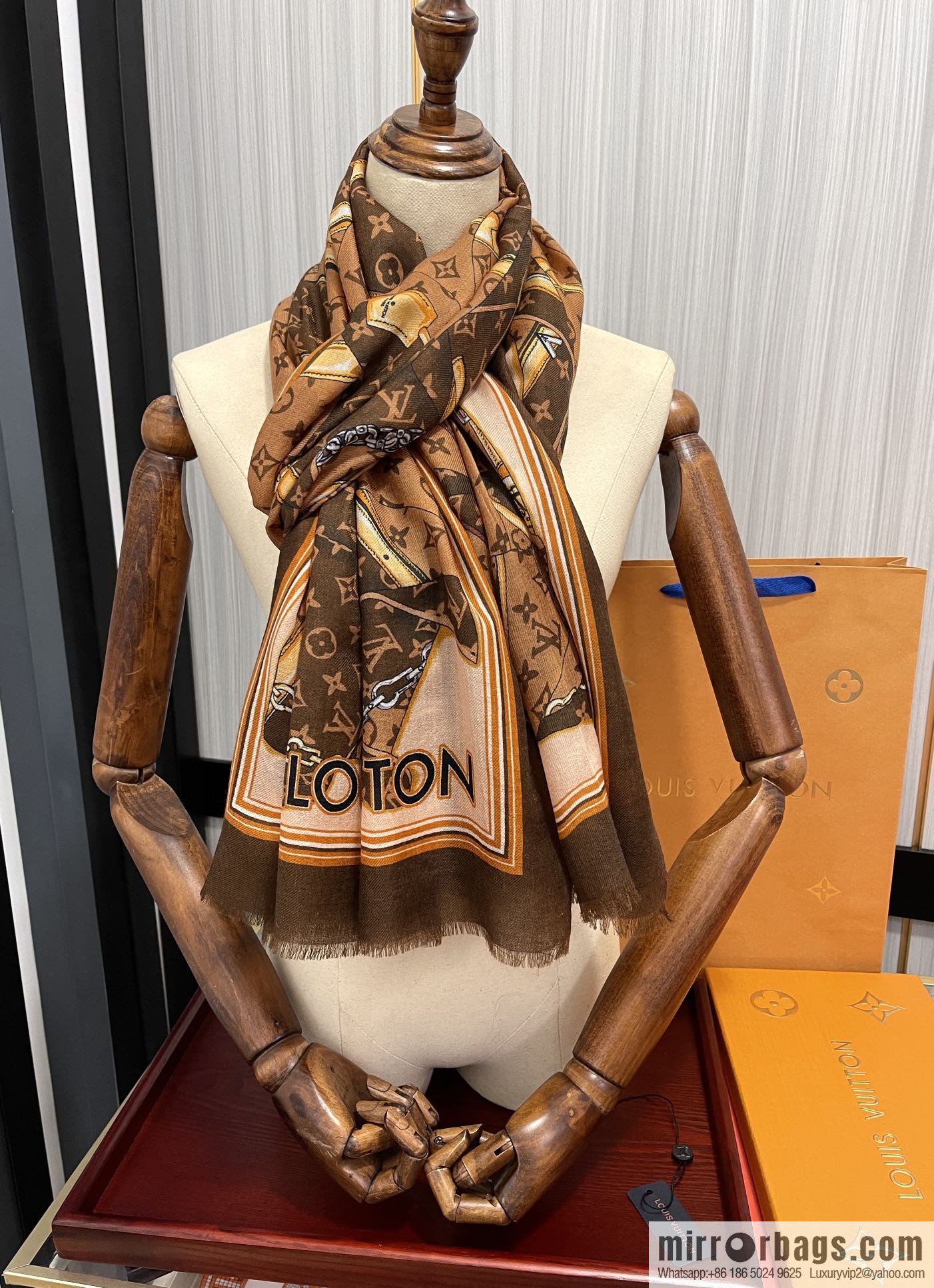 LV Louis Vuitton Double Sided 300 Ring Fleece Long Towel