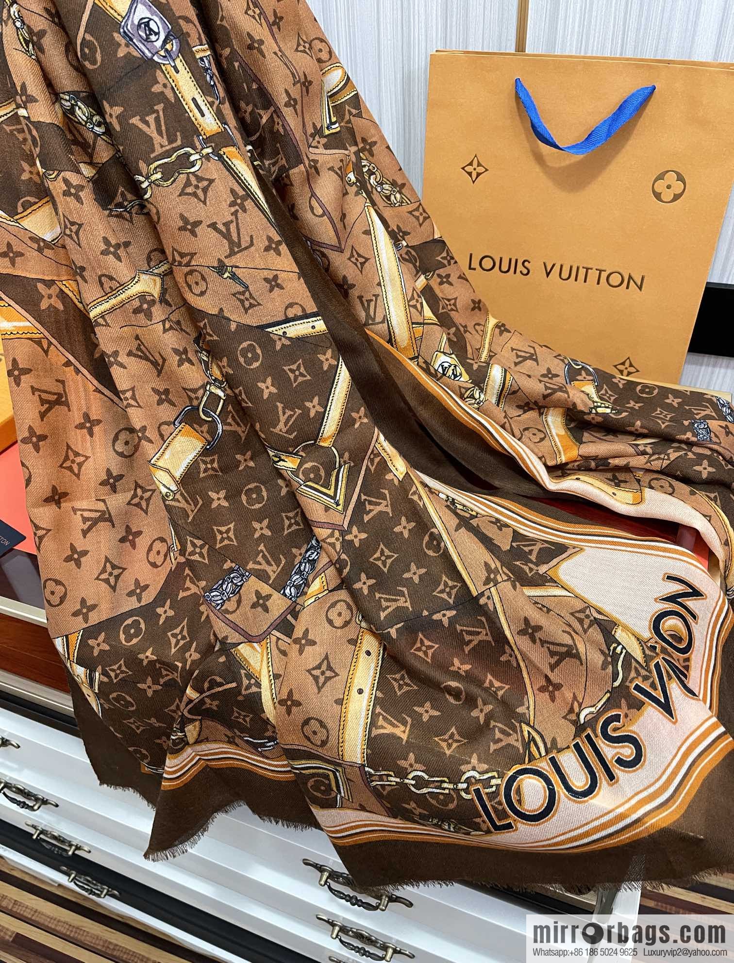 LV Louis Vuitton Double Sided 300 Ring Fleece Long Towel