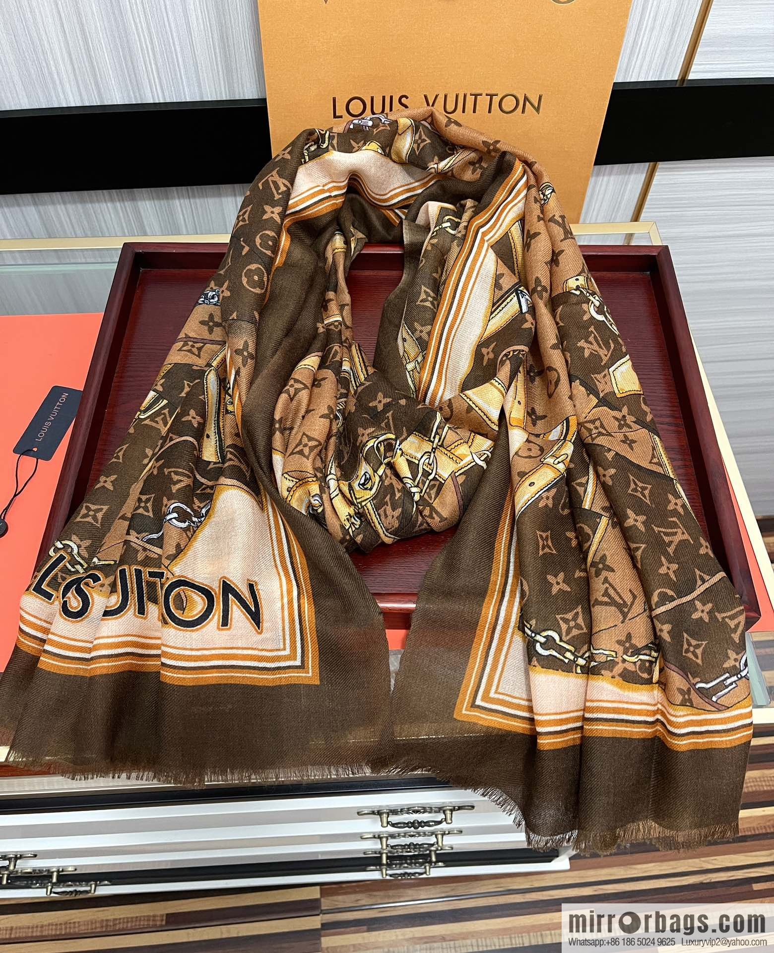 LV Louis Vuitton Double Sided 300 Ring Fleece Long Towel