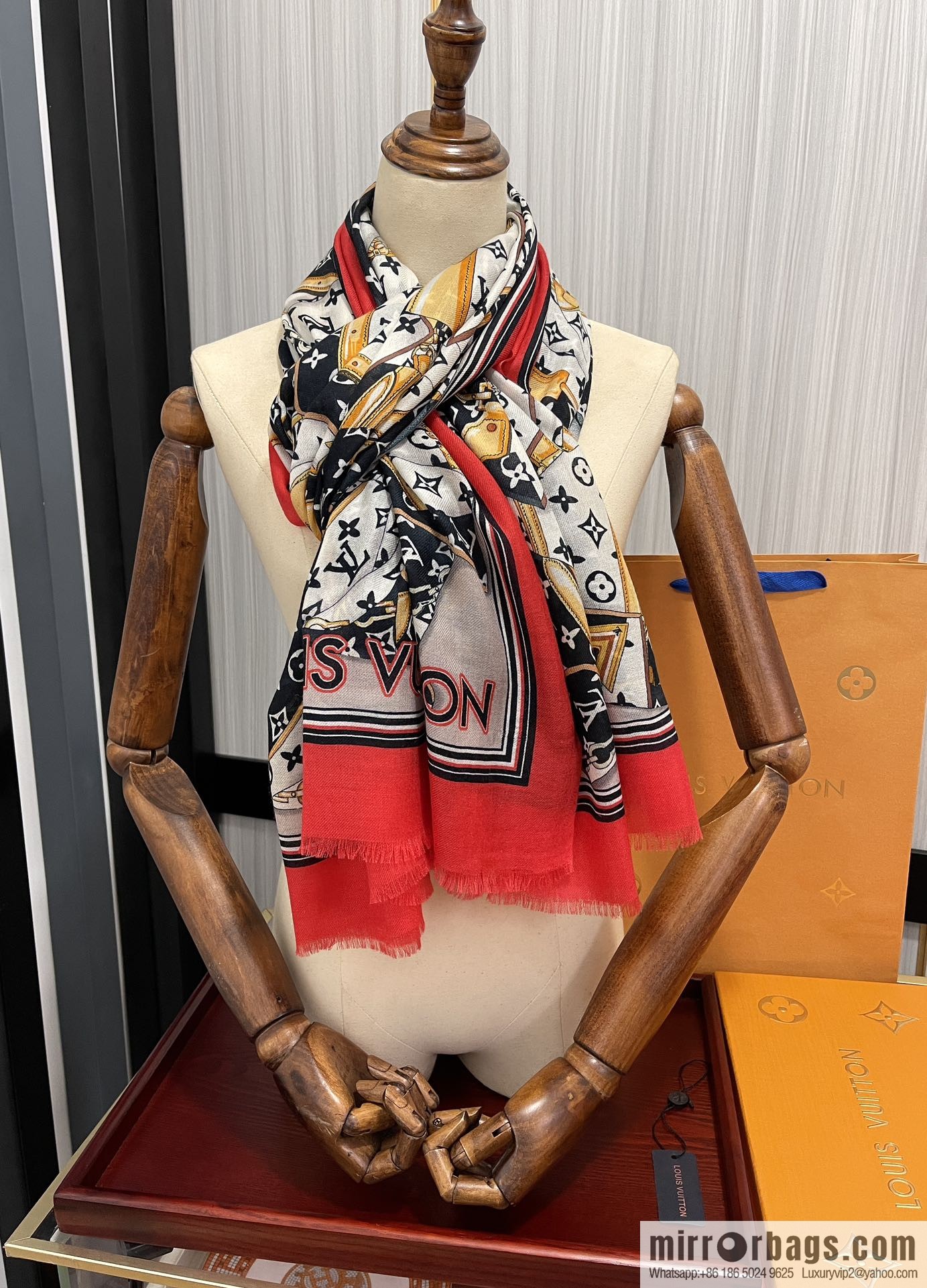 LV Louis Vuitton Double Sided 300 Ring Fleece Long Towel