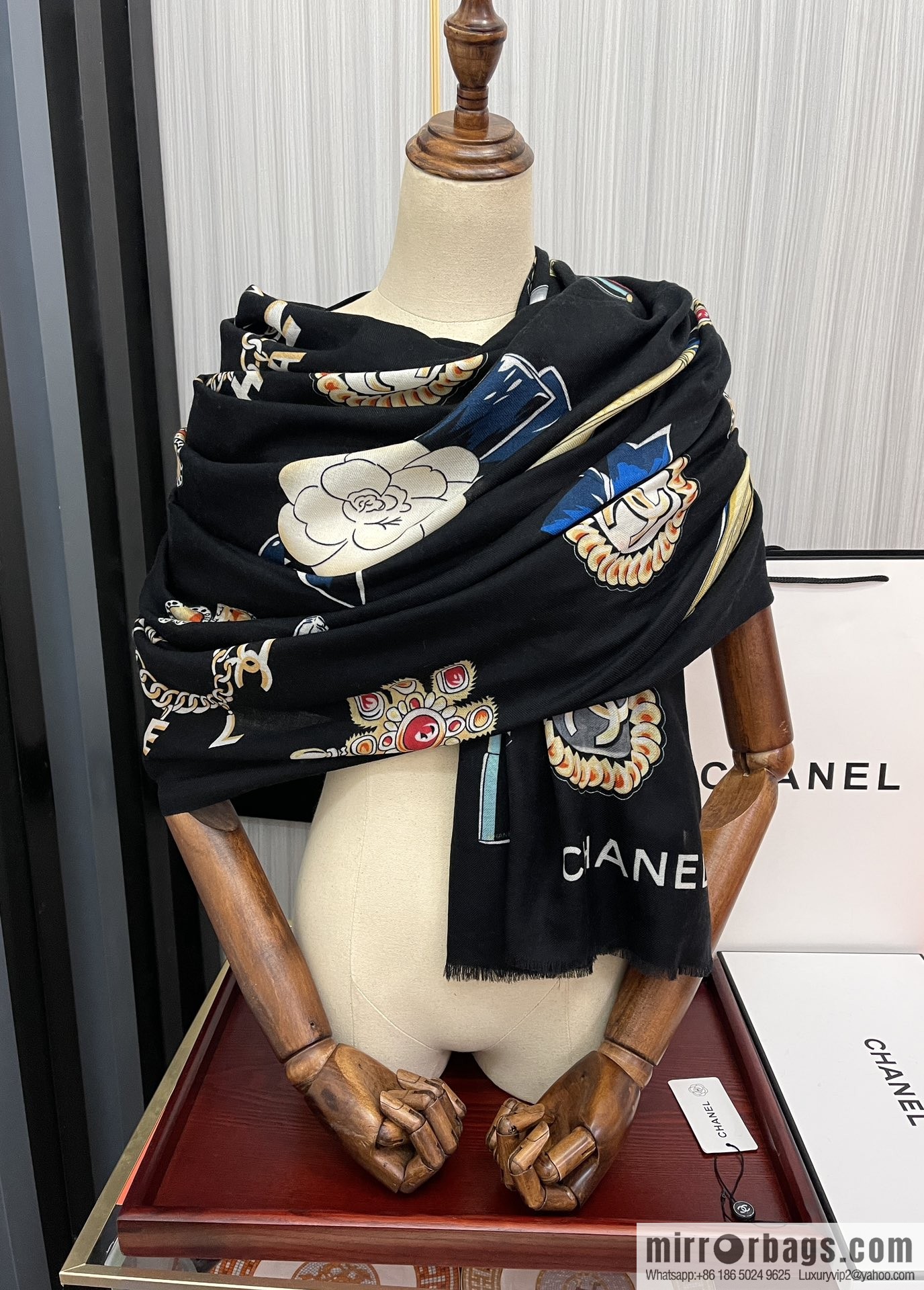 Chanel double c-sided ring velvet long towel