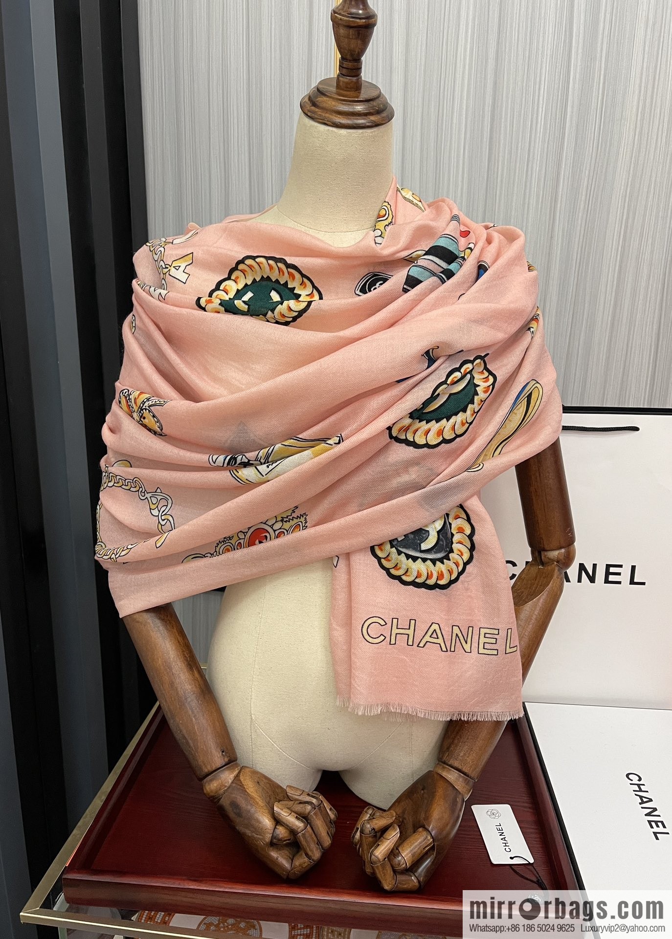 Chanel double c-sided ring velvet long towel