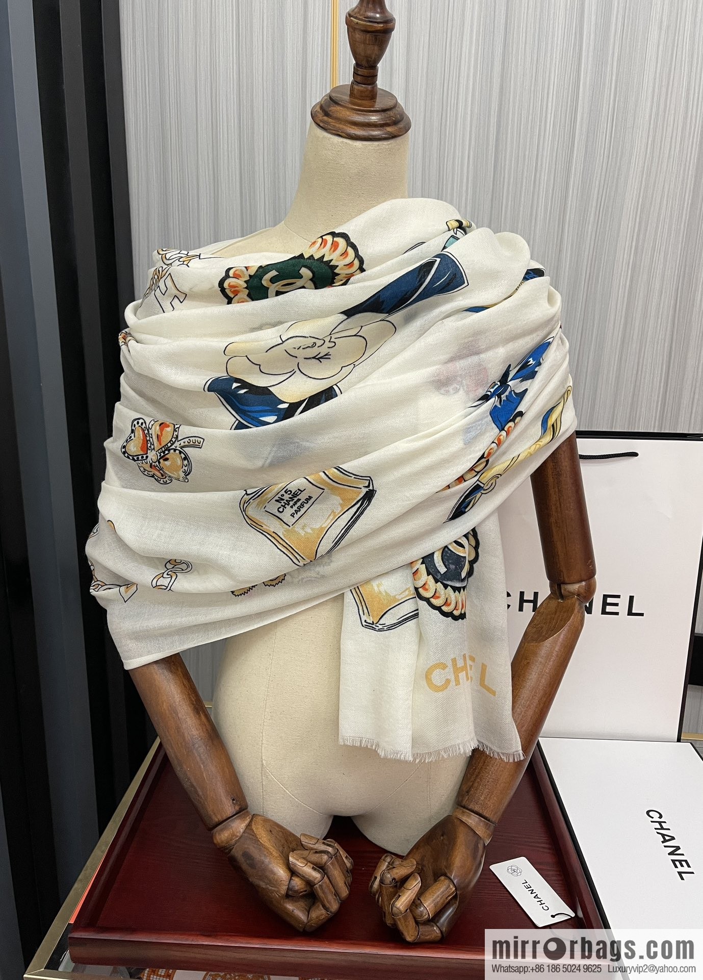 Chanel double c-sided ring velvet long towel
