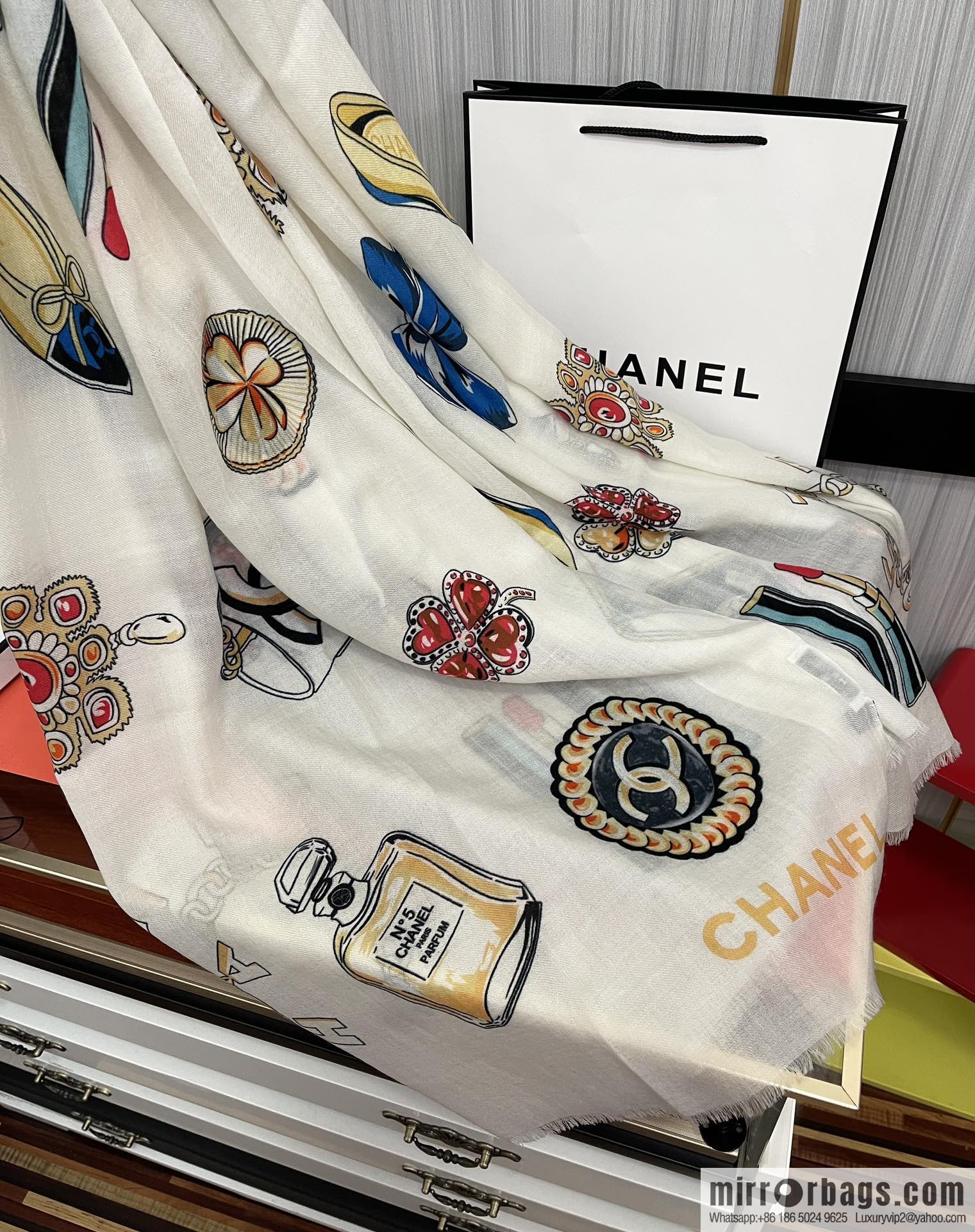 Chanel double c-sided ring velvet long towel