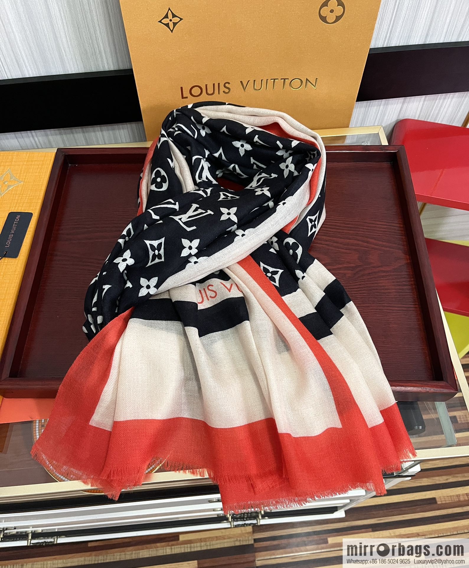LV Louis Vuitton double-sided ring velvet long towel
