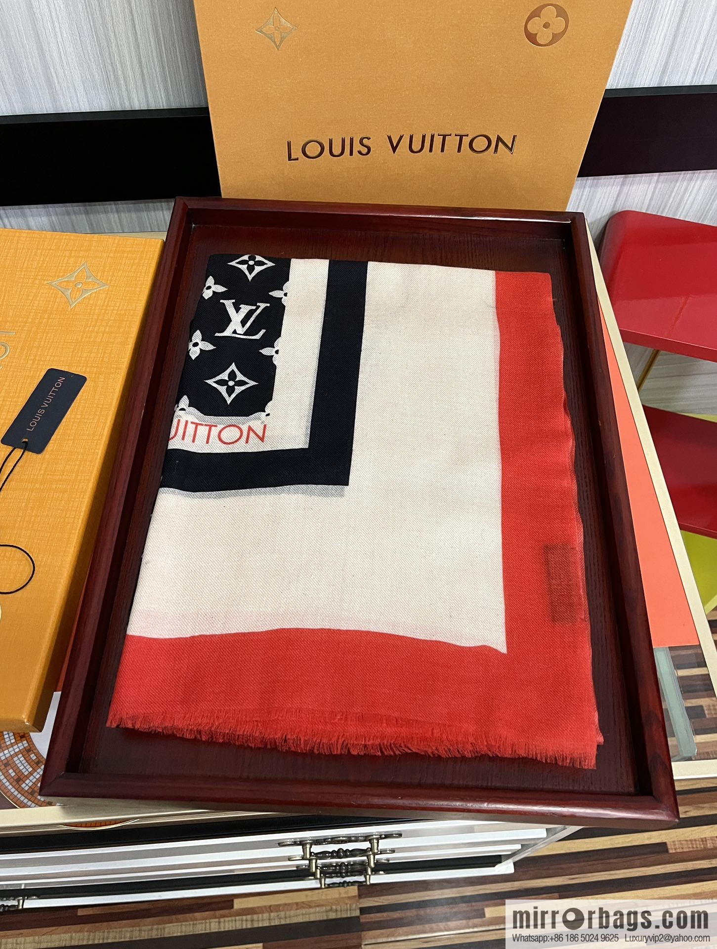 LV Louis Vuitton double-sided ring velvet long towel