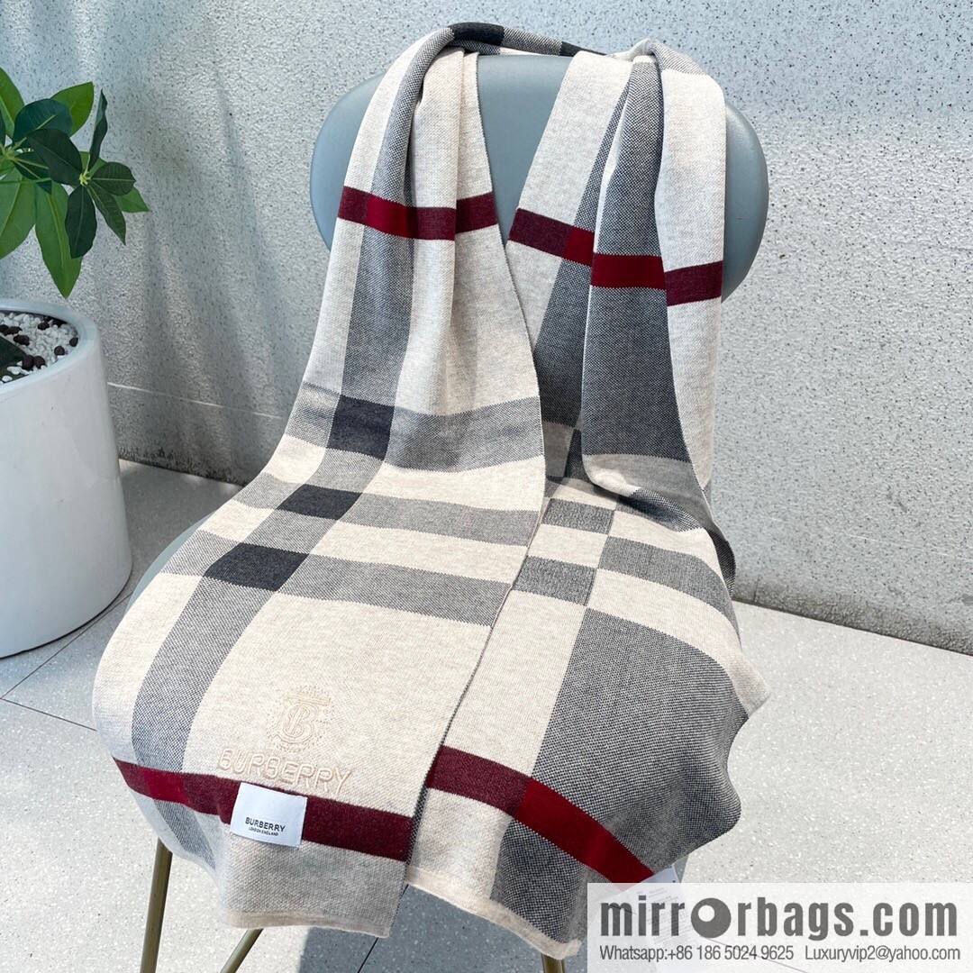 Burberry Burberry Classic Horse 100% Imported Knitted Cashmere Scarf
