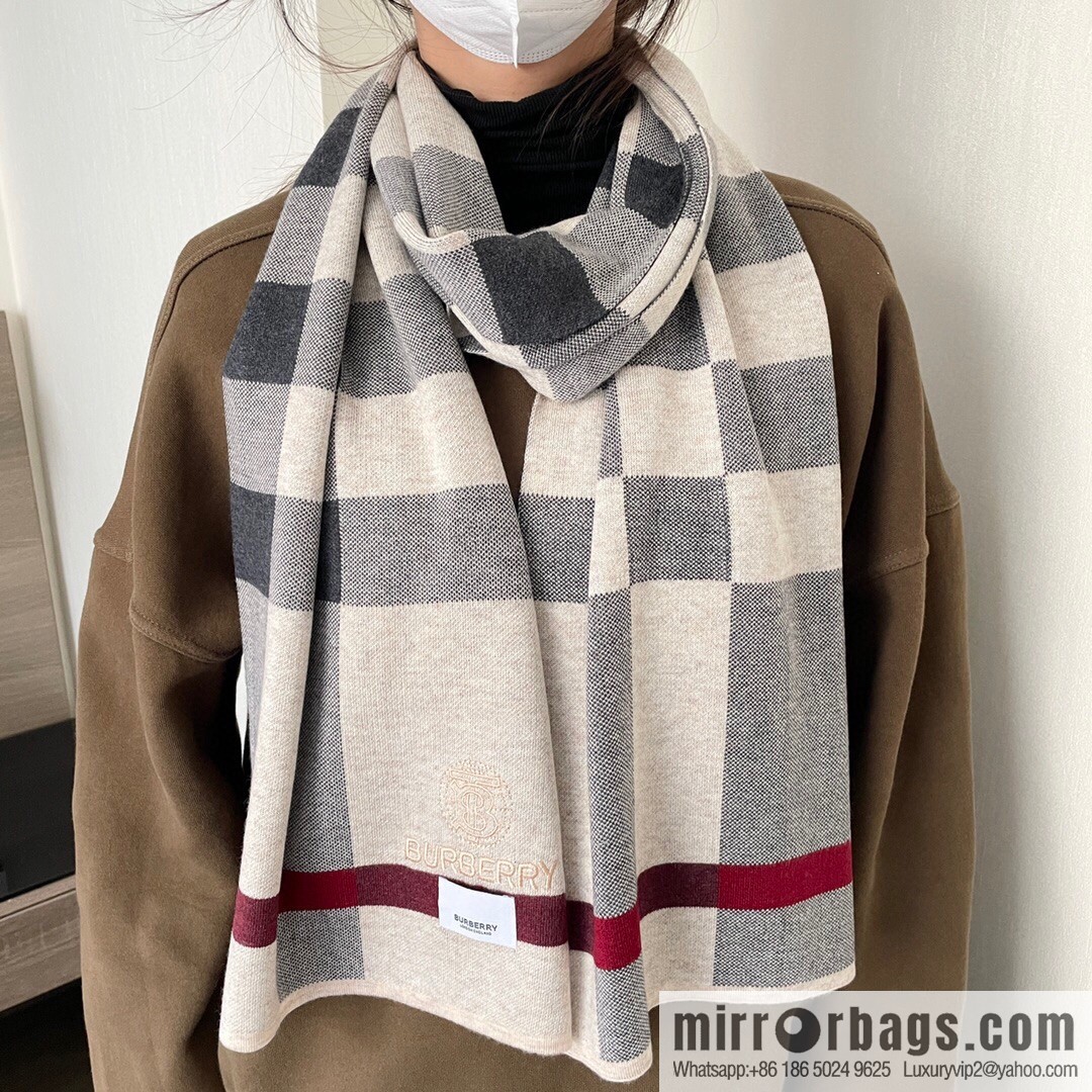 Burberry Burberry Classic Horse 100% Imported Knitted Cashmere Scarf