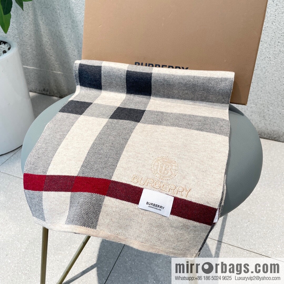 Burberry Burberry Classic Horse 100% Imported Knitted Cashmere Scarf