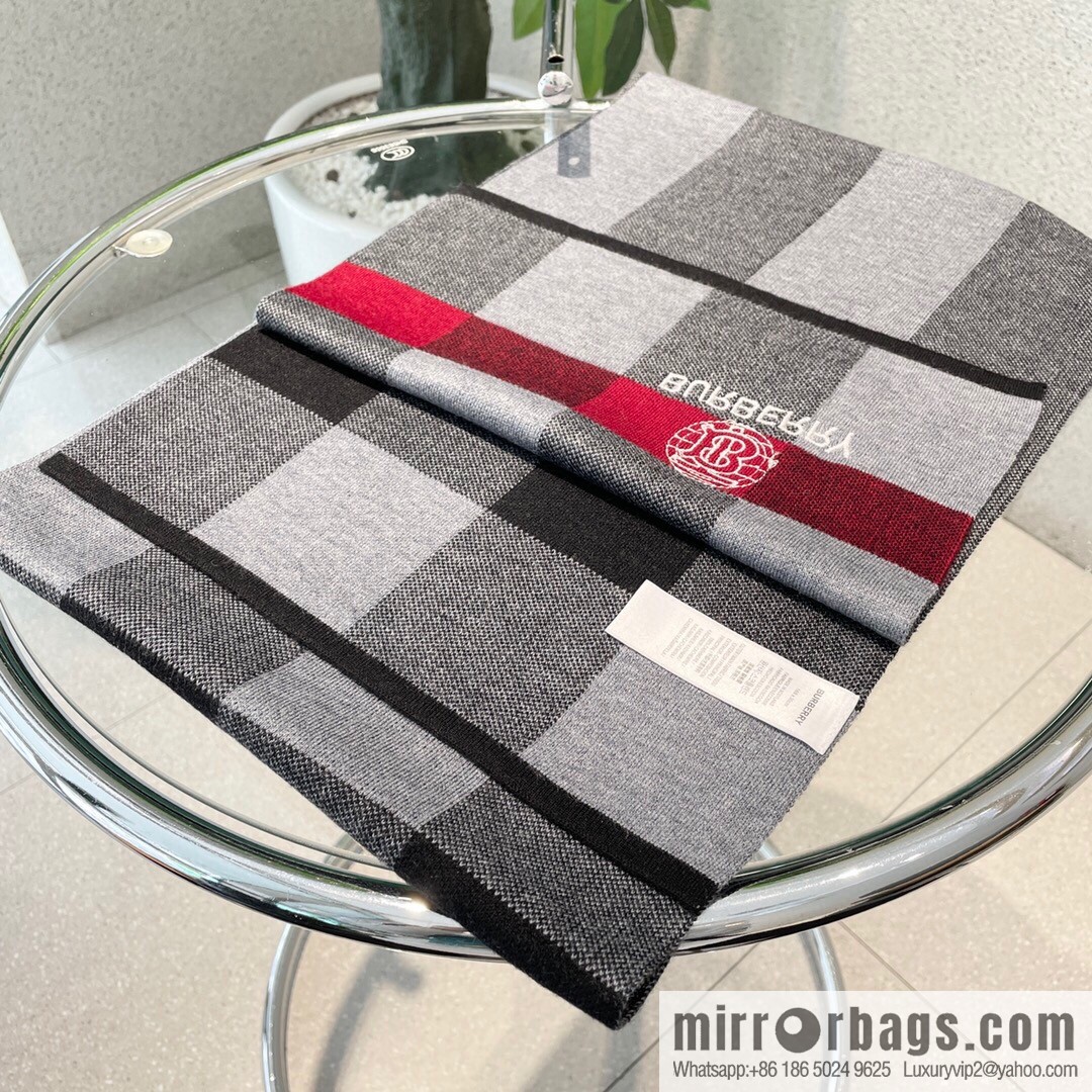 Burberry Burberry Classic Horse 100% Imported Knitted Cashmere Scarf