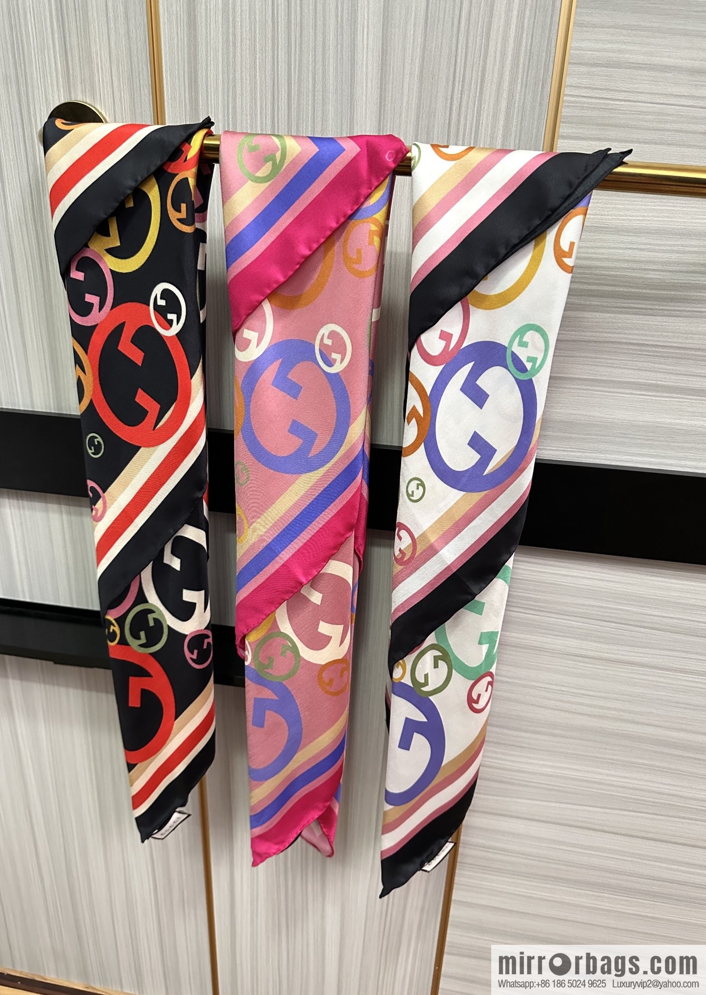 GUCCI Gucci 100% Top Twill Silk Scarf