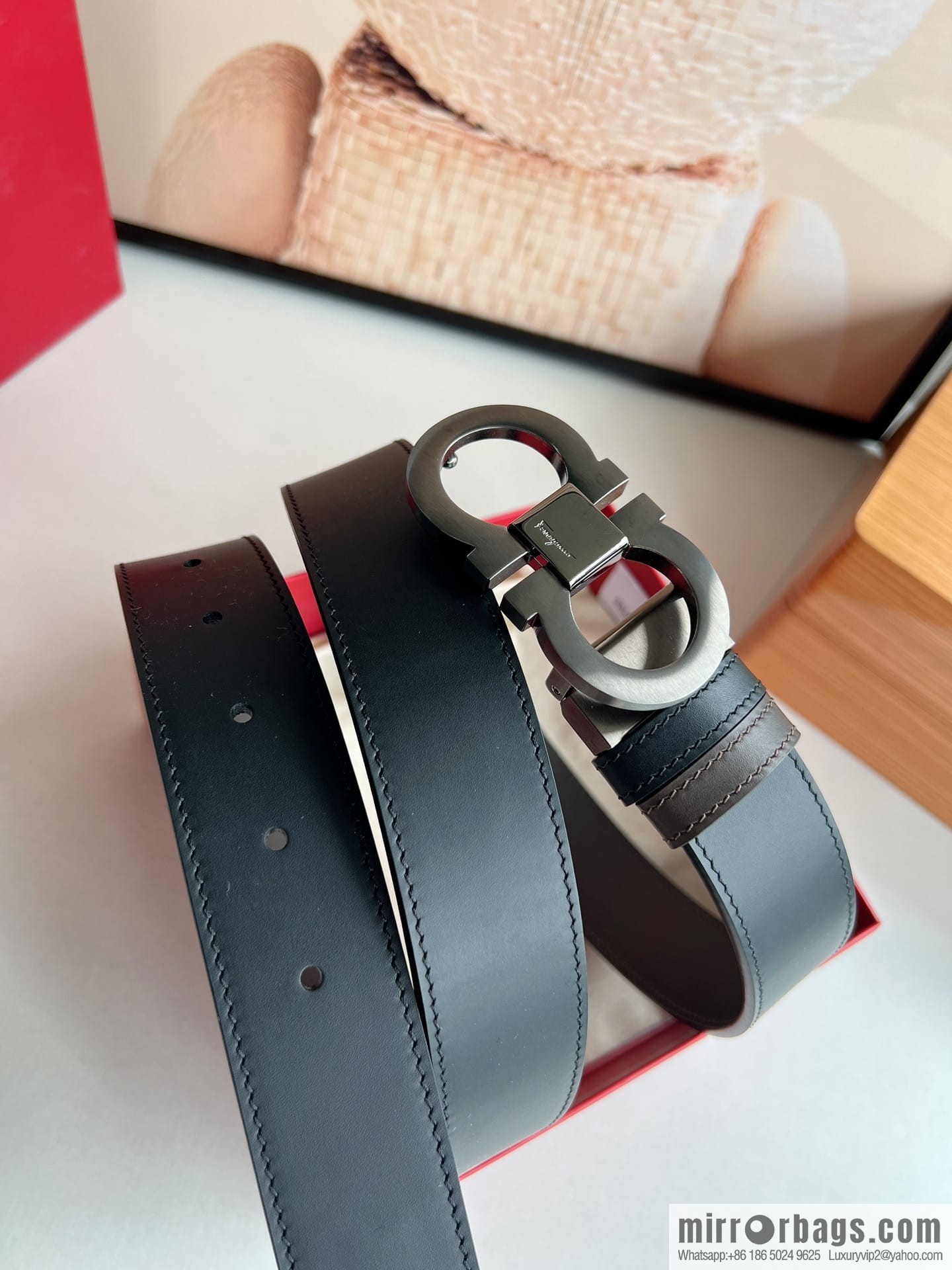 Ferragamo Men's Counter Match Metal Buckle, First Layer Cowhide Double-sided External Belt