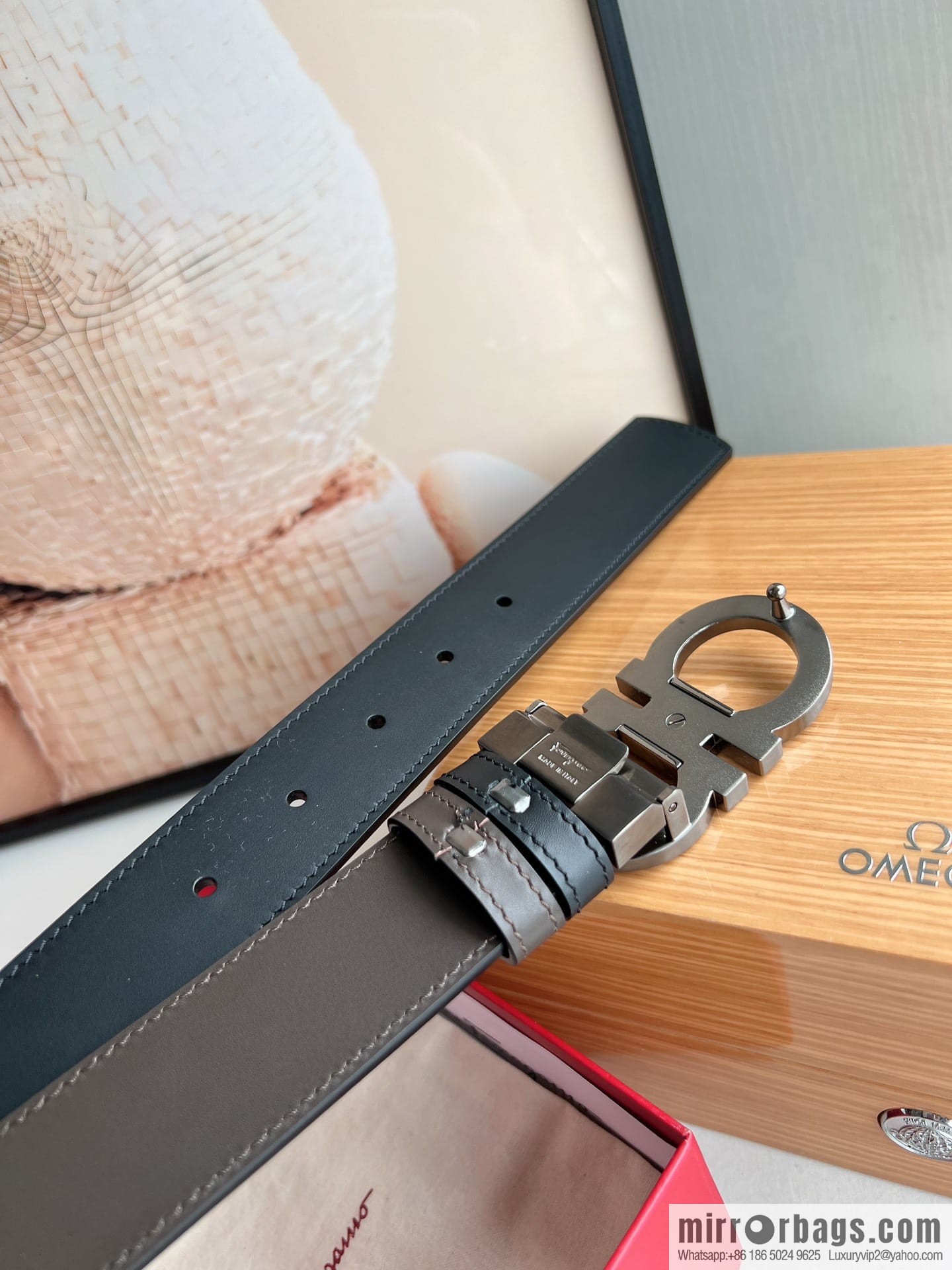 Ferragamo Men's Counter Match Metal Buckle, First Layer Cowhide Double-sided External Belt