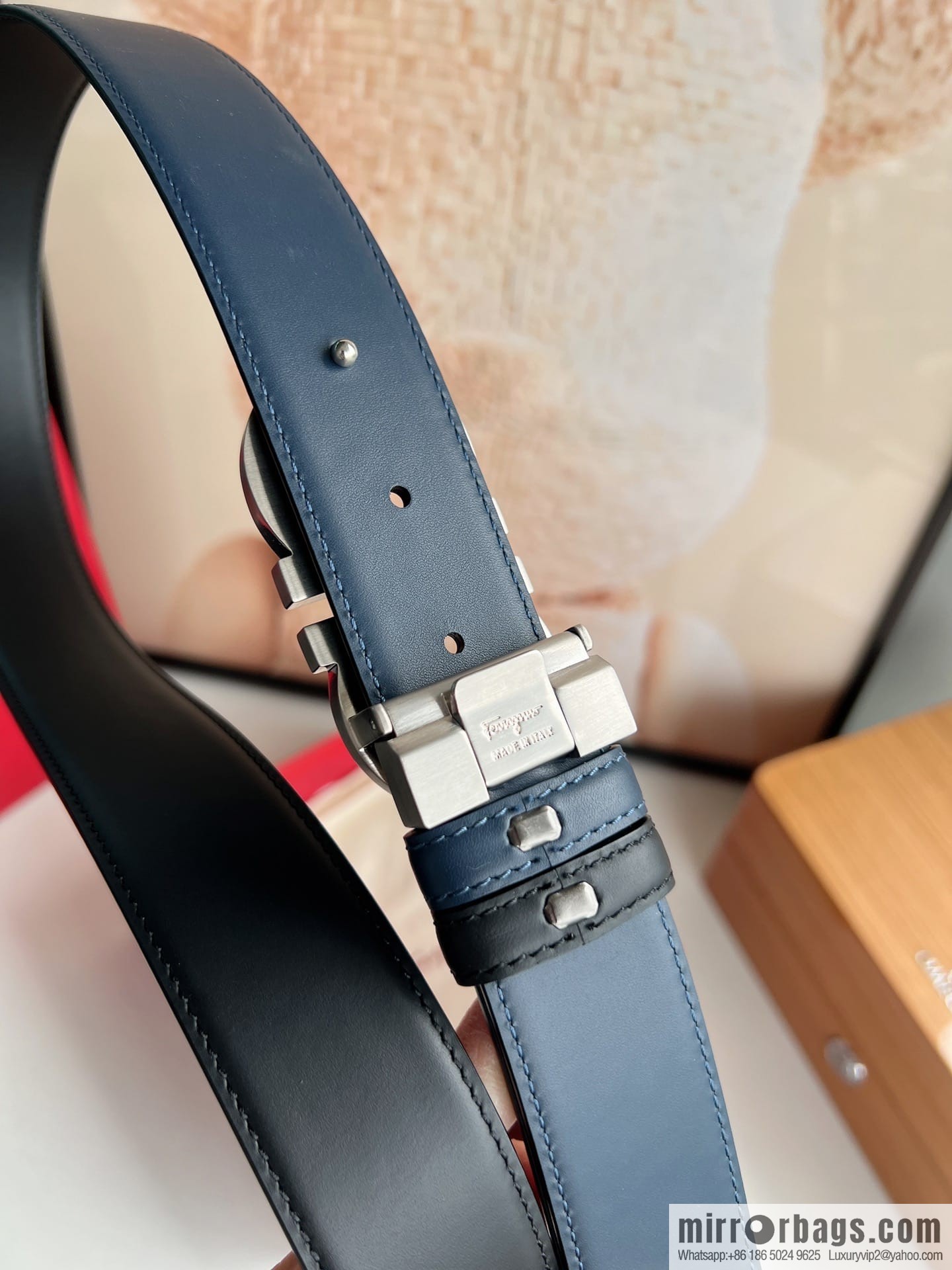 Ferragamo Men's Counter Match Metal Buckle, First Layer Cowhide Double-sided External Belt