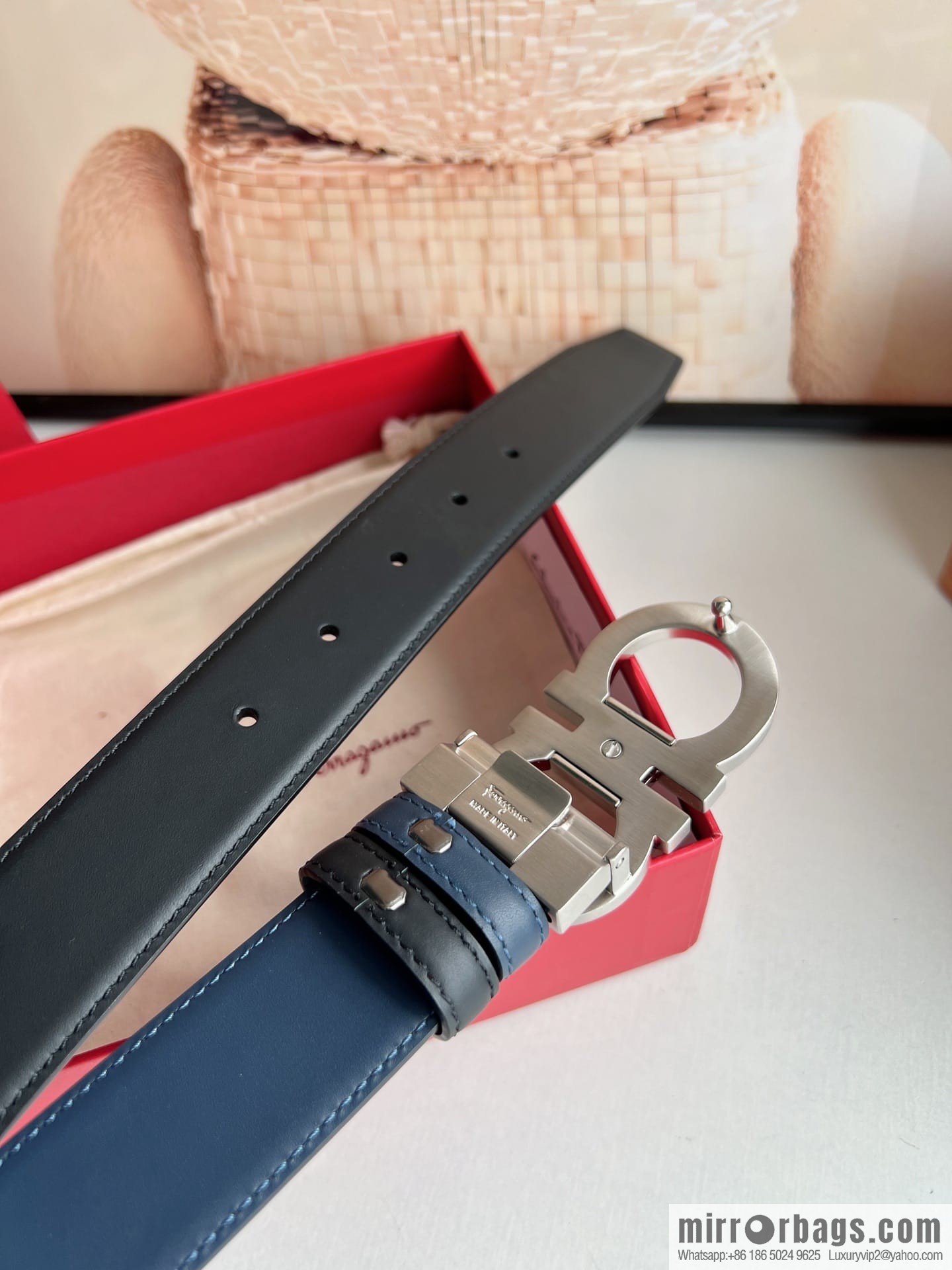 Ferragamo Men's Counter Match Metal Buckle, First Layer Cowhide Double-sided External Belt