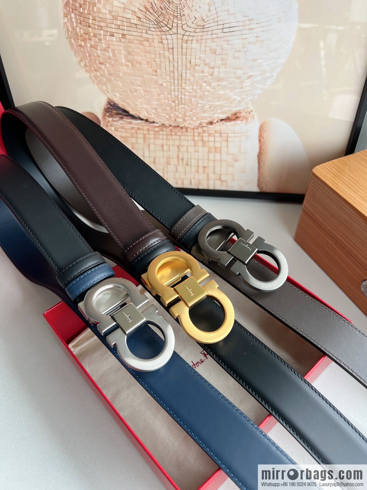 Ferragamo Men's Counter Match Metal Buckle, First Layer Cowhide Double-sided External Belt