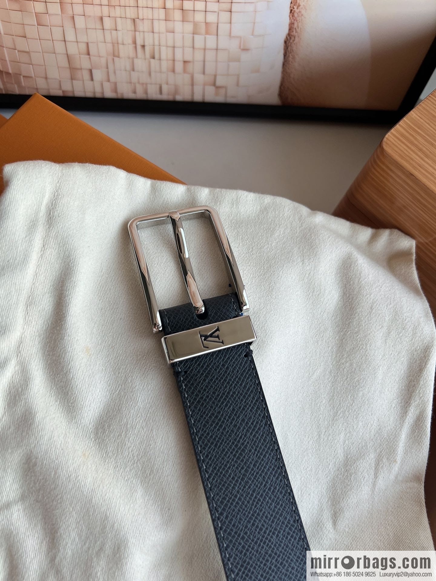 LOUIS VUITTON Pont Neuf 35mm Black Cross Leather Belt