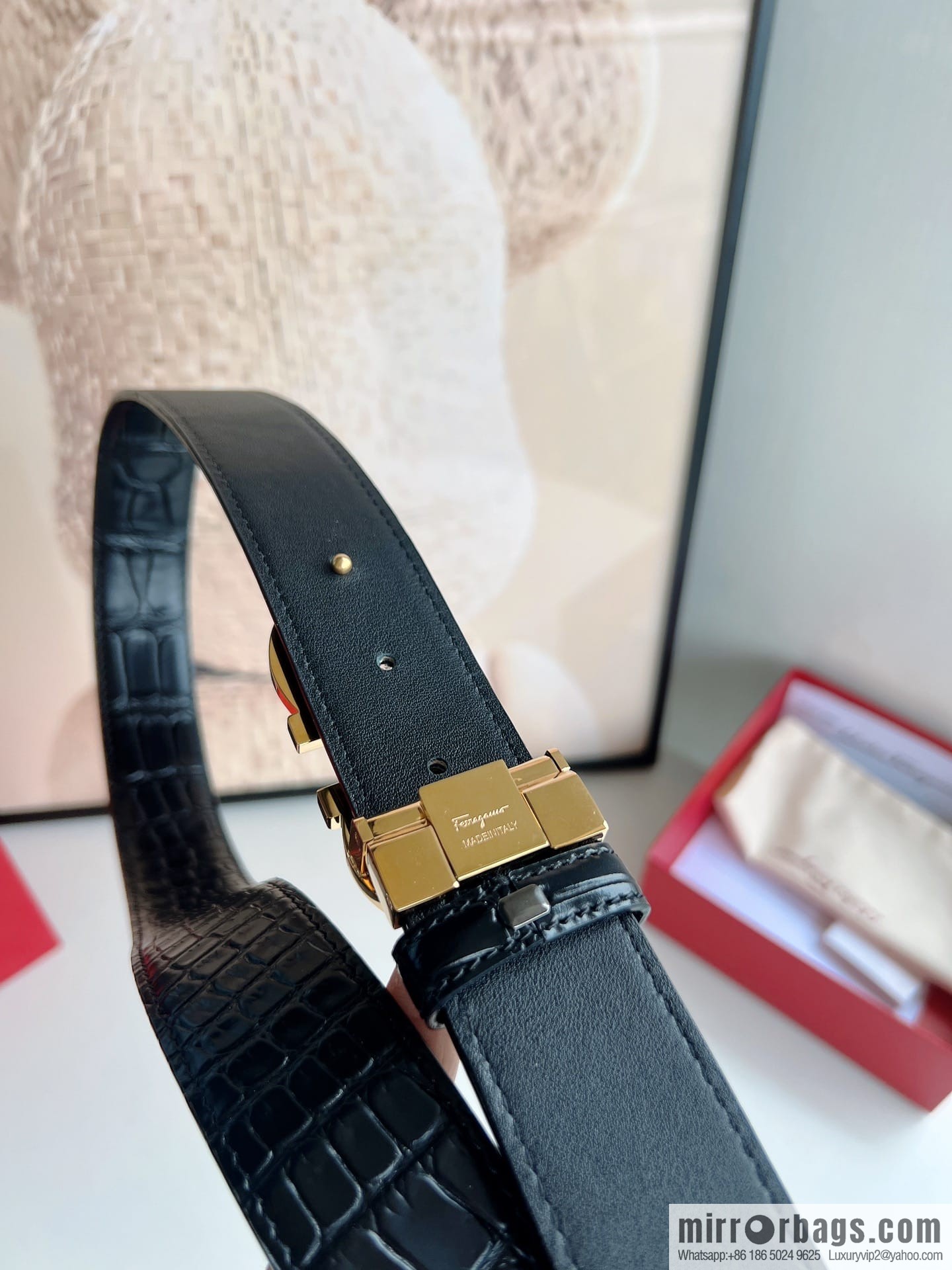 Ferragamo Ferragamo, stainless steel figure 8 metal buckle top layer cowhide alligator texture men's belt