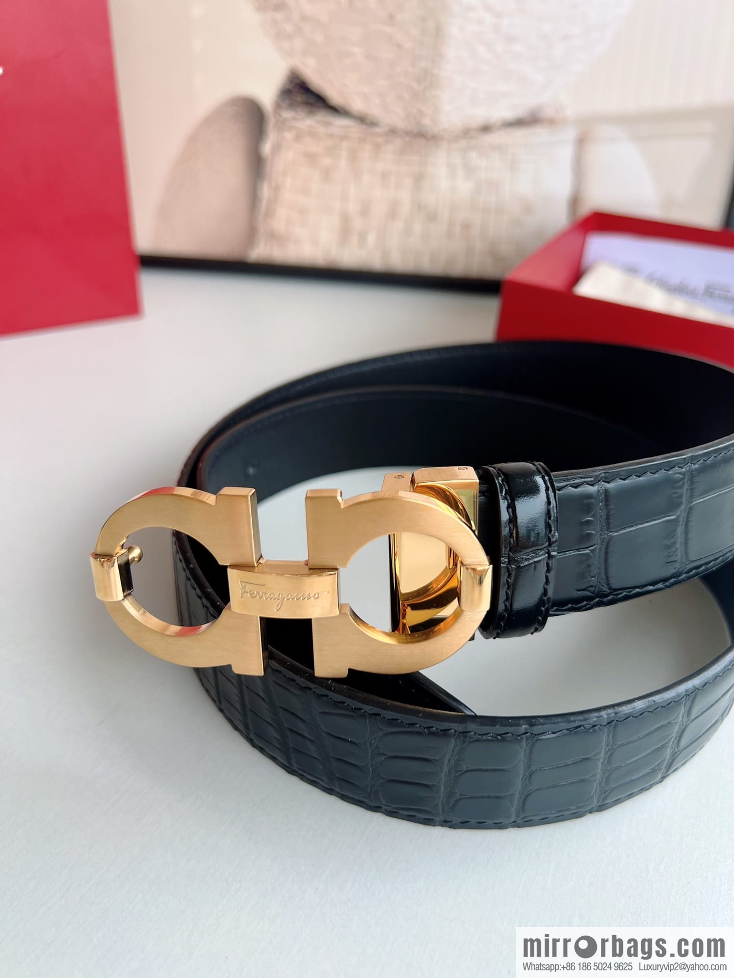 Ferragamo Ferragamo, stainless steel figure 8 metal buckle top layer cowhide alligator texture men's belt