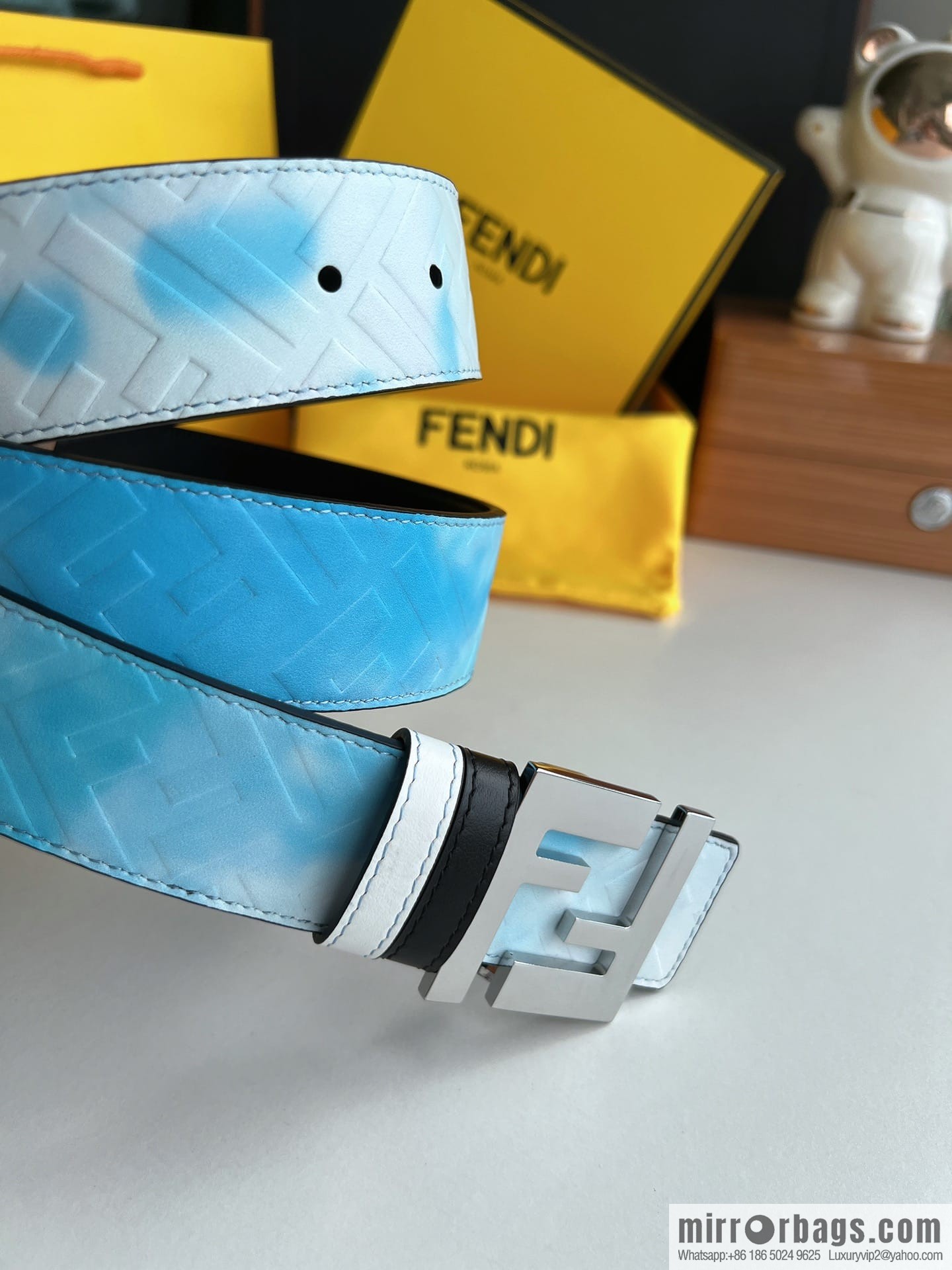 FENDI's latest extraordinary creative gradual change printing light blue double FF cowhide belt 4.0cm