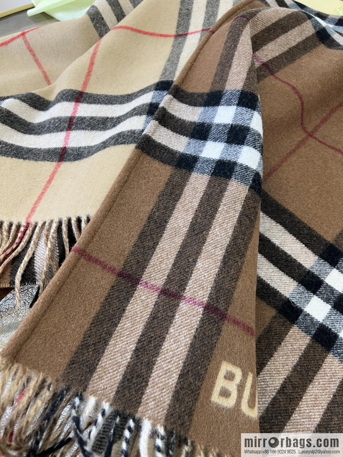 Burberry Burberry Tassel Edge Design Checked Cashmere Cape