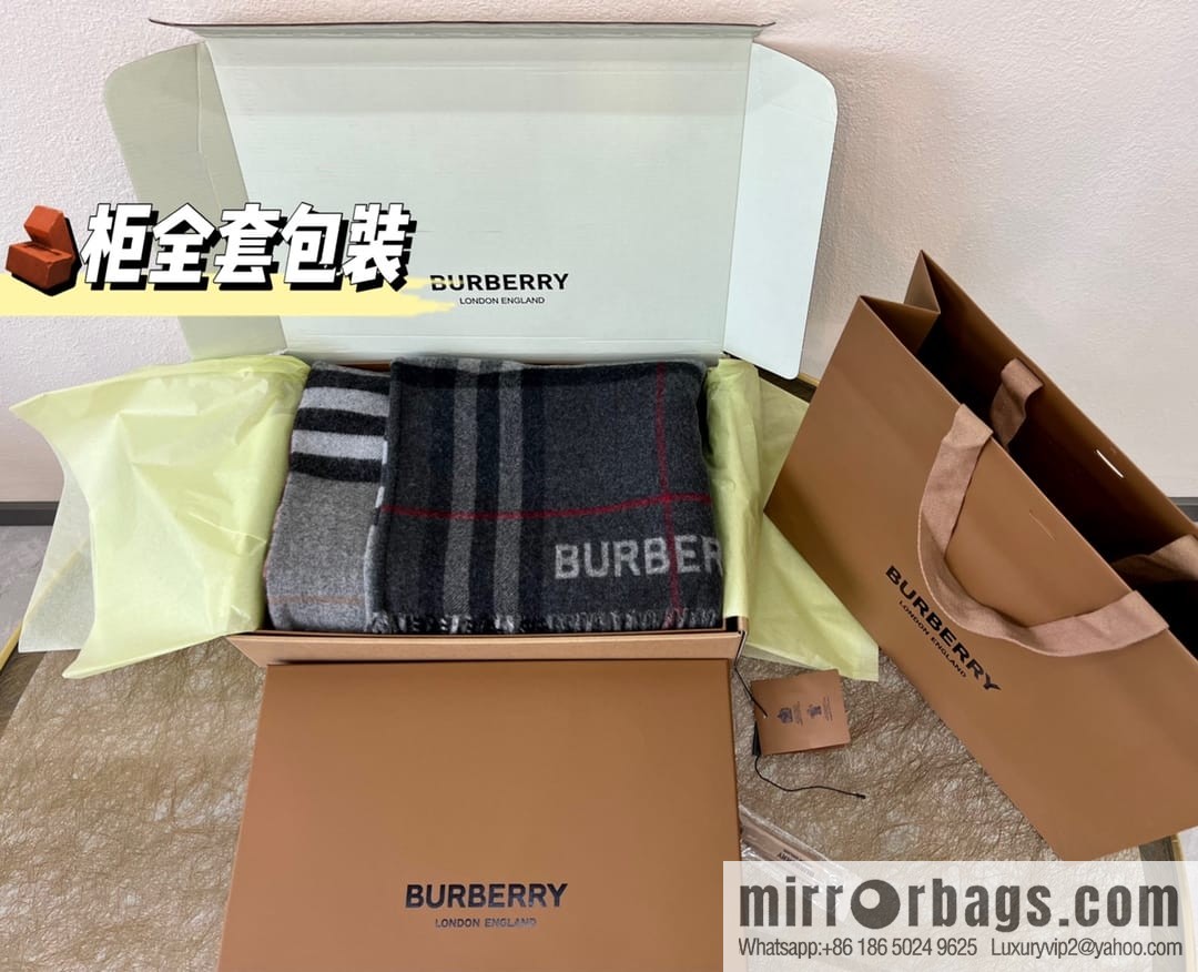 Burberry Burberry Tassel Edge Design Checked Cashmere Cape