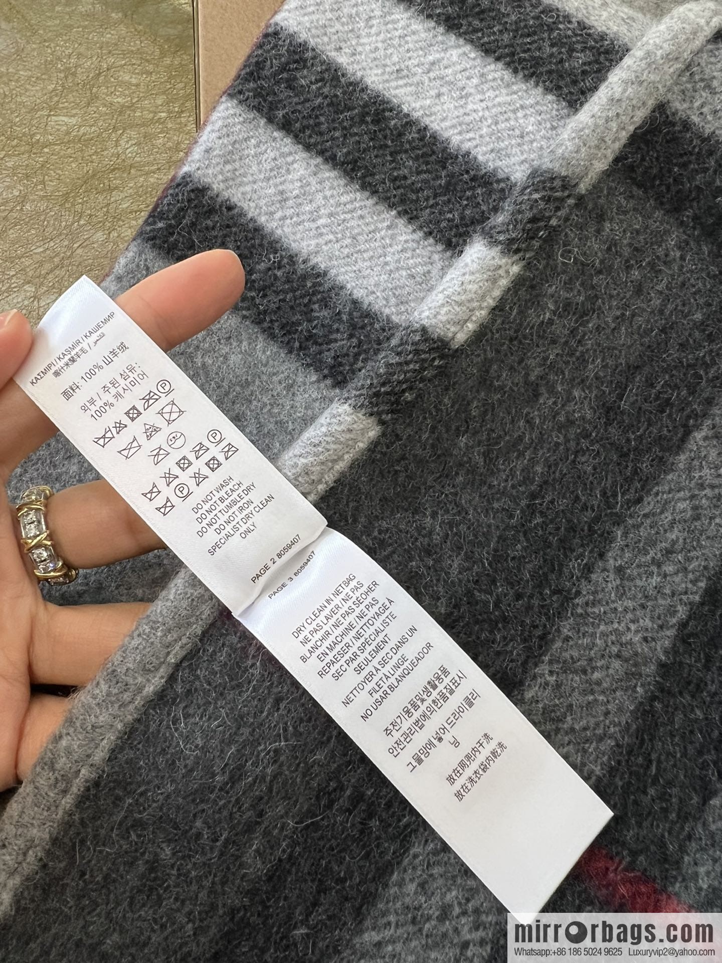 Burberry Burberry Tassel Edge Design Checked Cashmere Cape