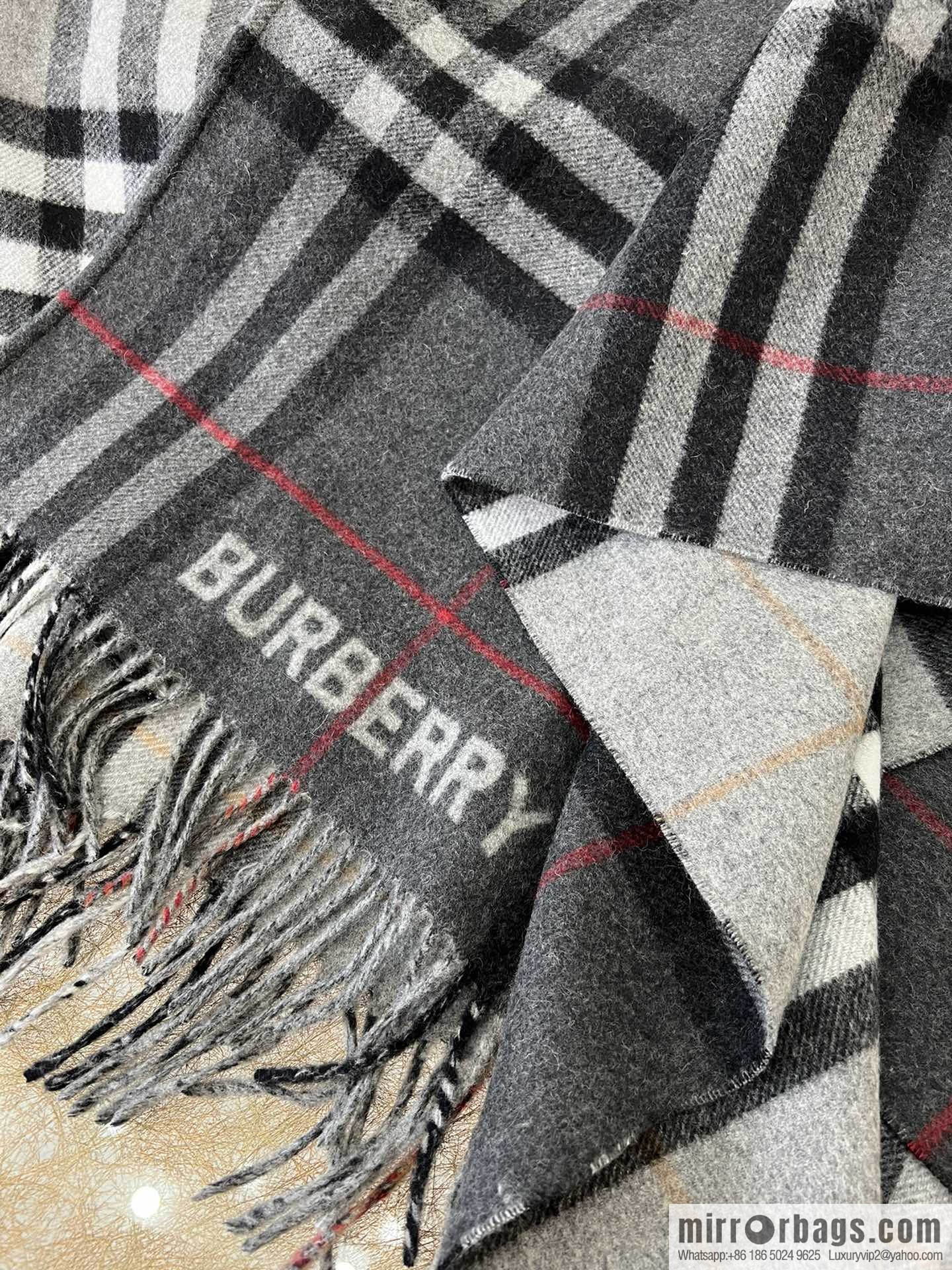 Burberry Burberry Tassel Edge Design Checked Cashmere Cape