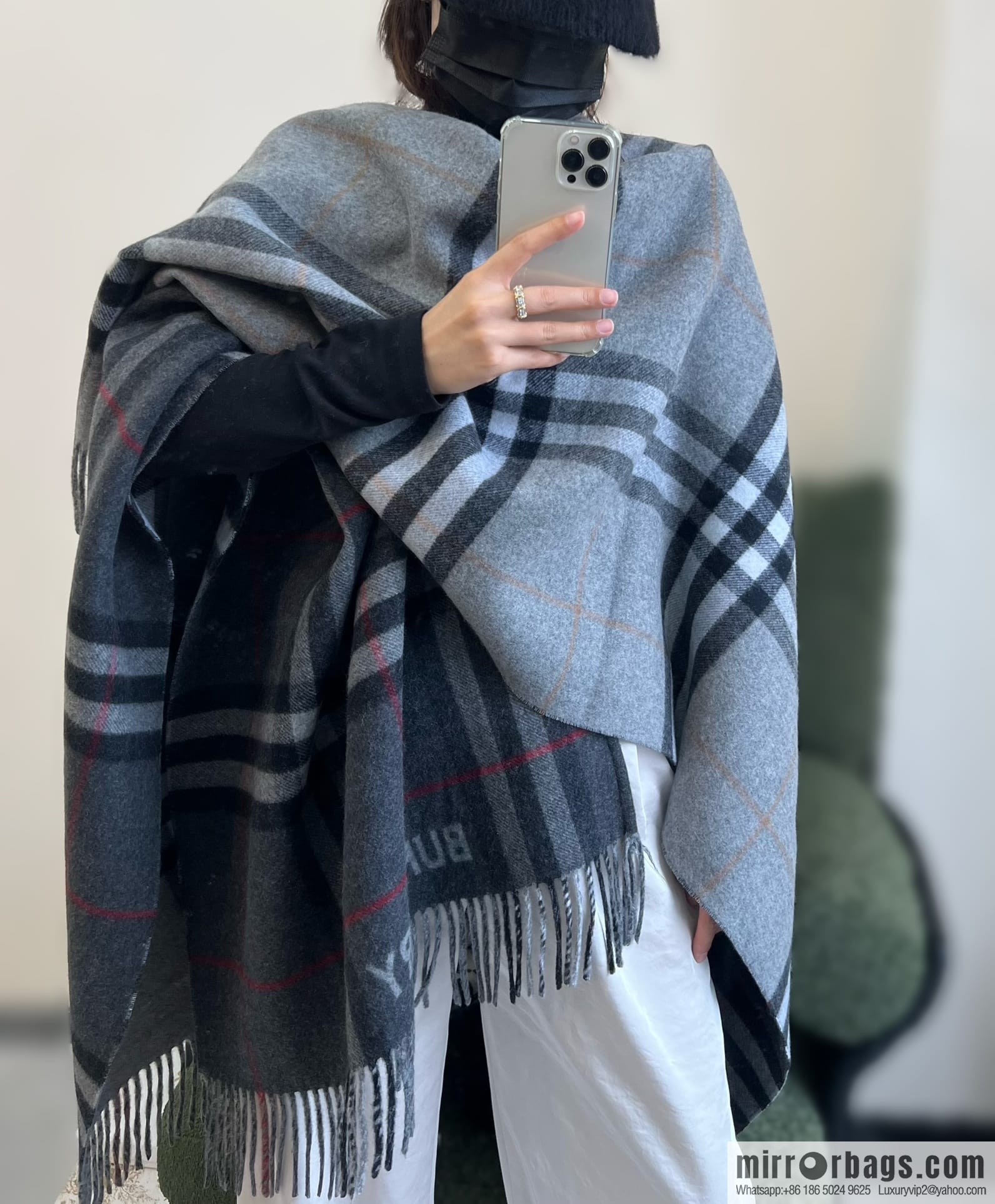 Burberry Burberry Tassel Edge Design Checked Cashmere Cape